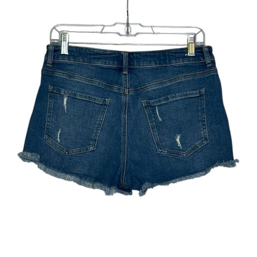 Forever 21 FOREVER 21 blue distressed raw hem jean shorts size 30 Size 30" / US 8 / IT 44 - 2 Thumbnail