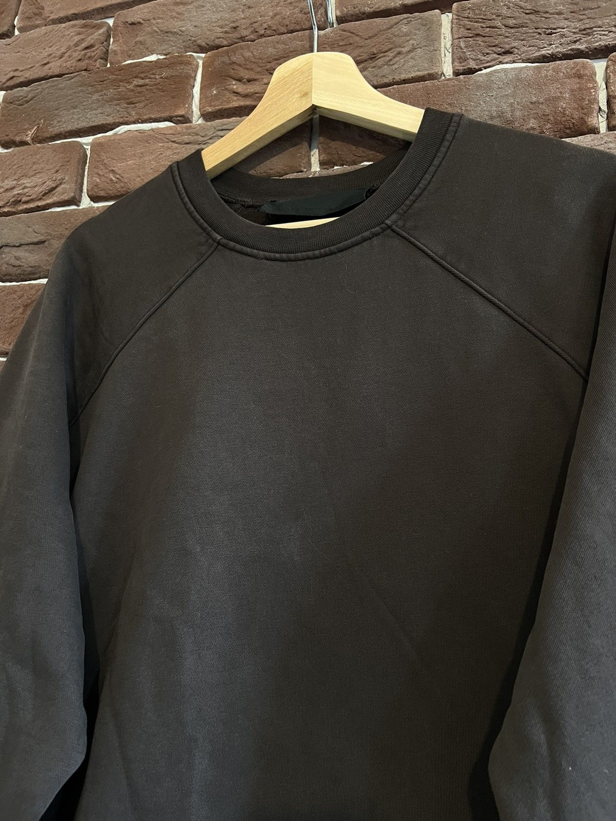 Haider Ackermann Haider Ackermann Embroided Logo Cropped Boxy Crewneck L Brow Size US L / EU 52-54 / 3 - 3 Thumbnail