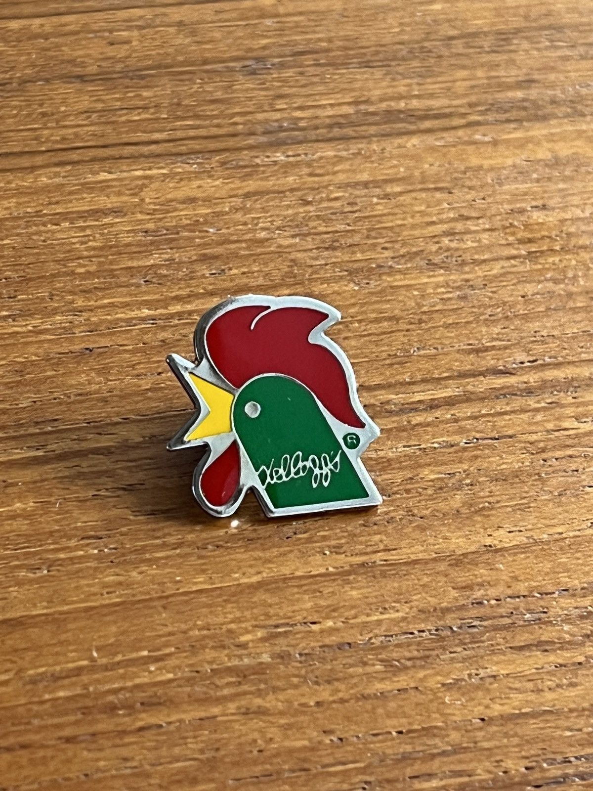 Vintage Kellogg’s logo pin Size ONE SIZE - 1 Preview
