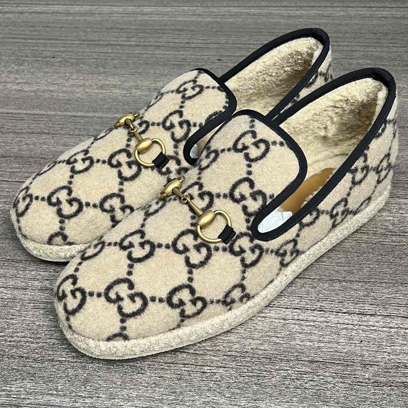 Gucci Gucci Vintage Horsebit Loafers in Beige 0079 Size US 9.5 / EU 42-43 - 1 Thumbnail