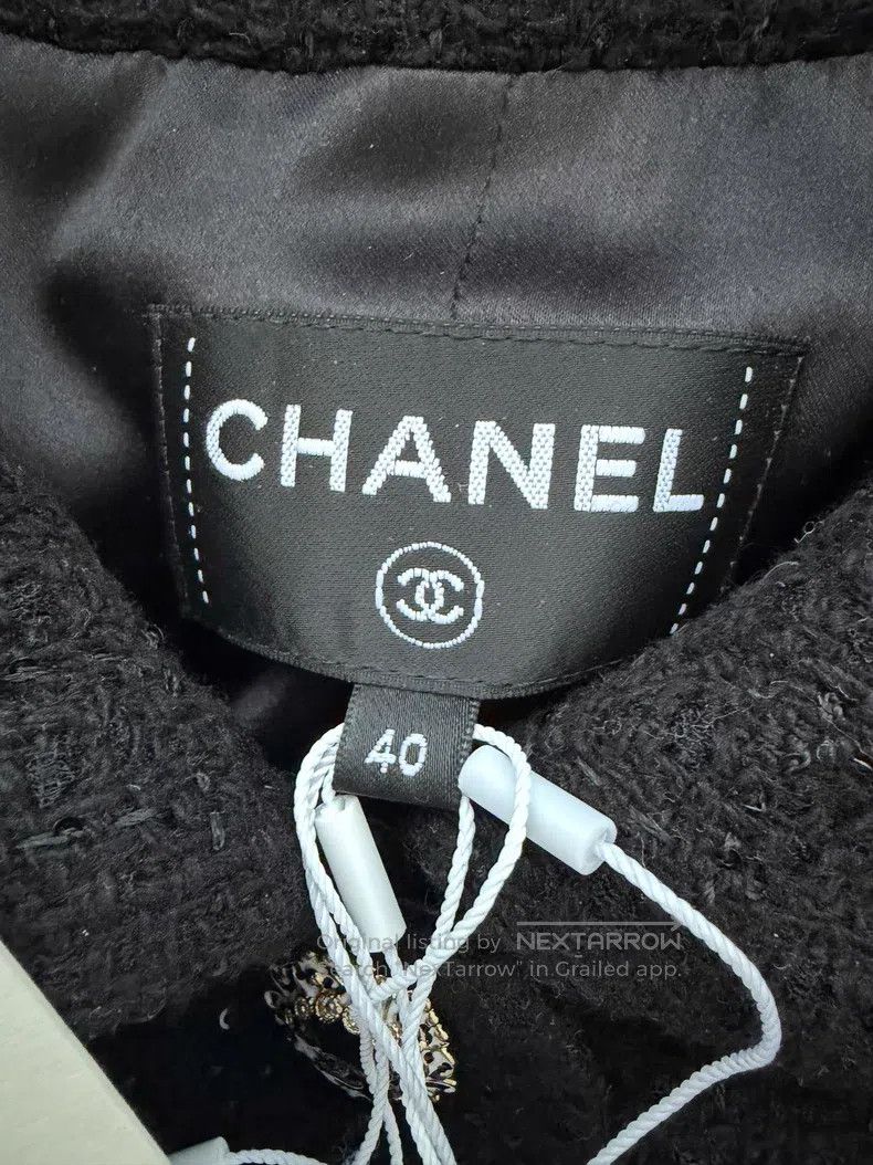 Chanel Black sequin tweed short coat
