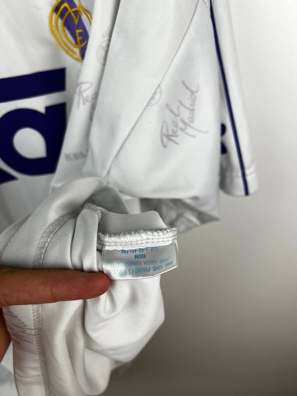 Vintage Real Madrid Kelme 1996-1997 Home jersey t-shirts size XL Size US XL / EU 56 / 4 - 12 Thumbnail