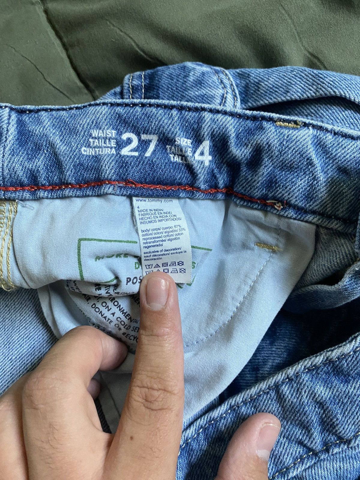 Tommy Hilfiger × Tommy Jeans Women’s Tommy Hilfiger Low rise wide leg cargo jeans Size 27" / US 4 / IT 40 - 3 Thumbnail