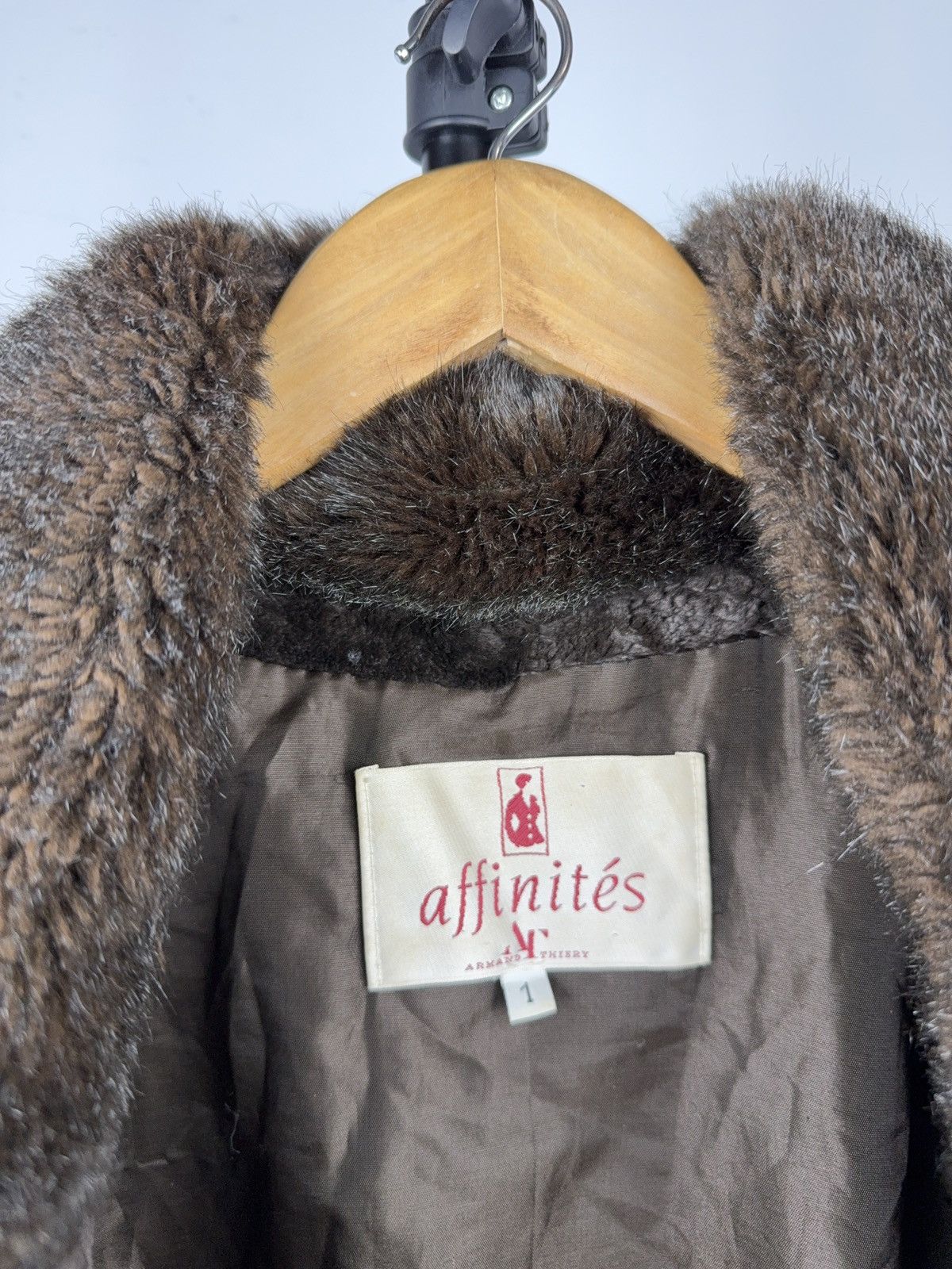 Japanese Brand Vintage Luxury Avant Garde Retro Japanese Fur Mohair Coat Size S / US 4 / IT 40 - 13 Thumbnail