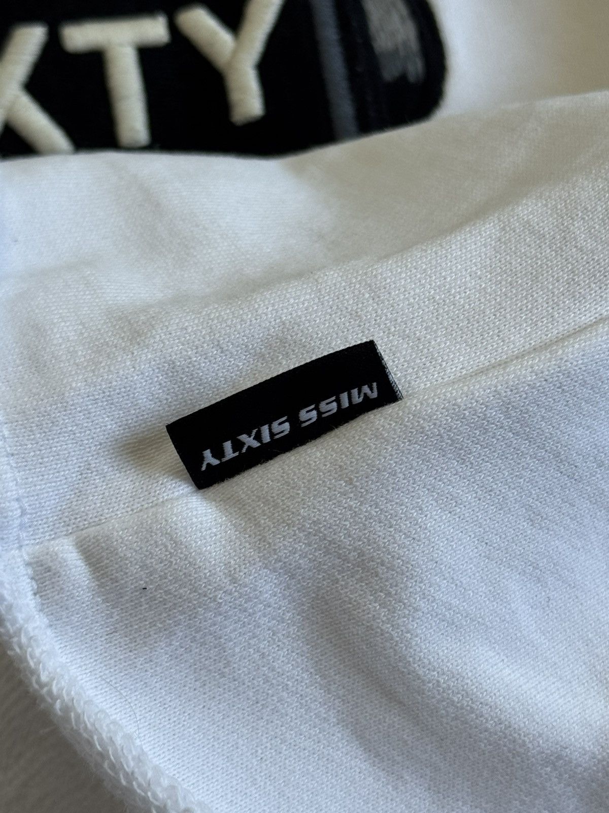 Miss Sixty Miss Sixty big logo smile emoji sweatshirts crop jumper top Size XS / US 0-2 / IT 36-38 - 5 Thumbnail