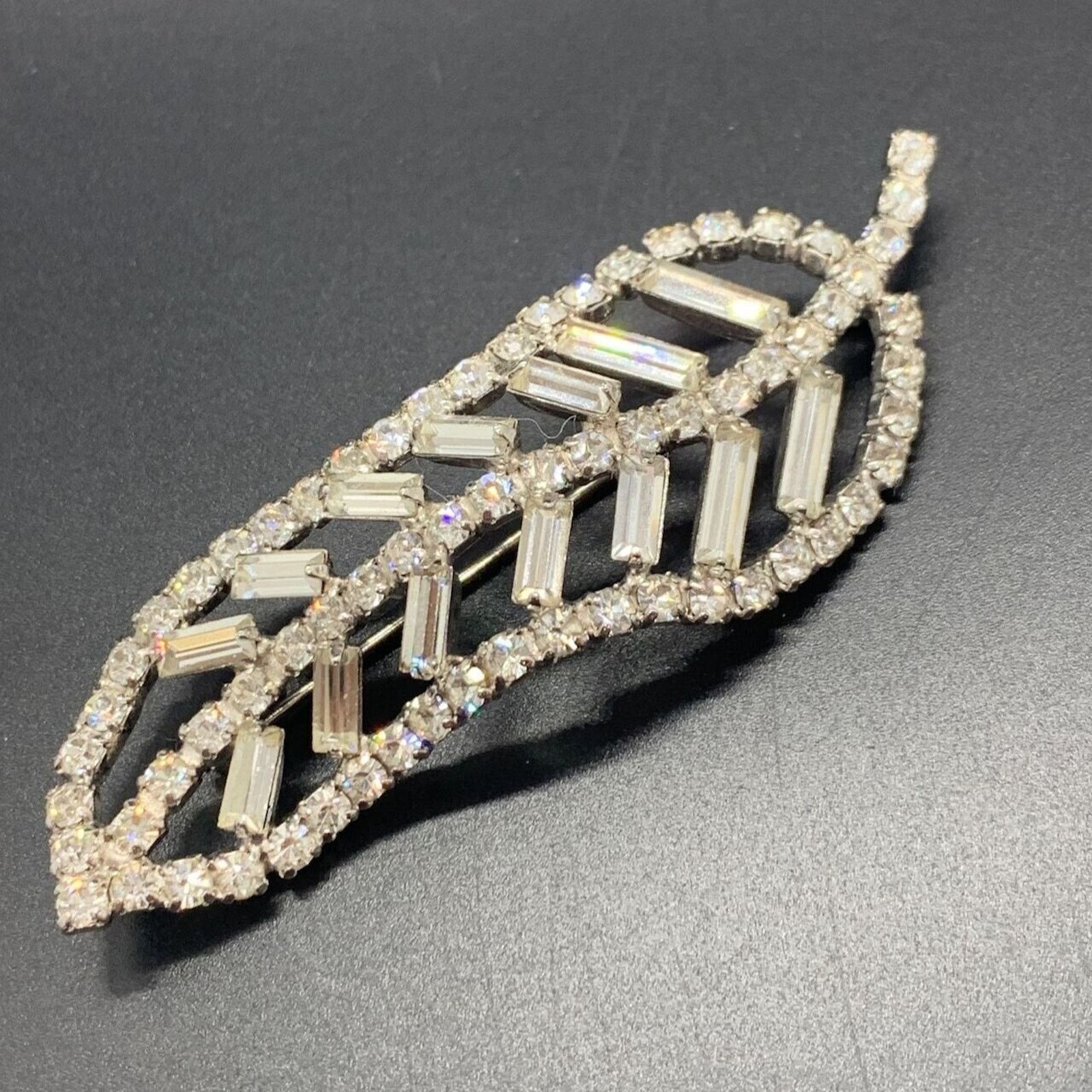 Other Vintage Silver Tone Baguette Rhinestone Leaf Brooch 3.25" Size ONE SIZE - 4 Thumbnail