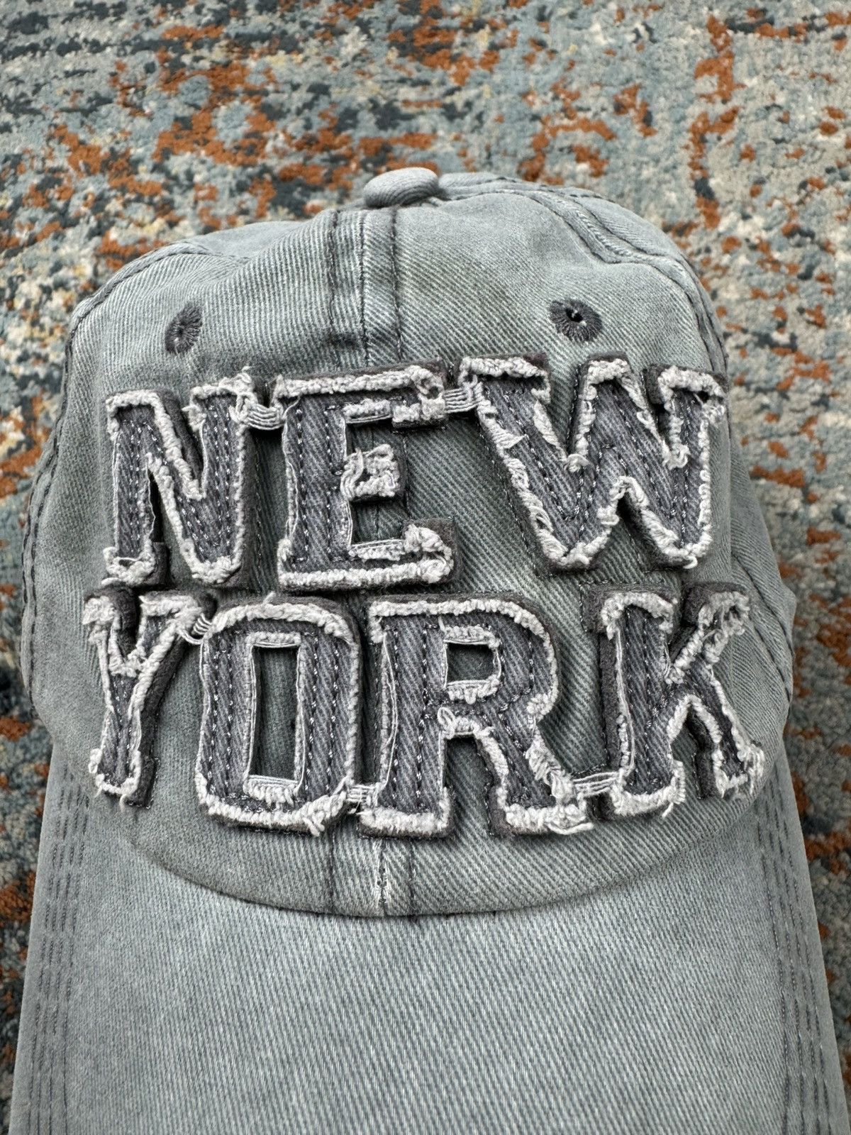 Vintage Vintage 00s New York distressed denim jeans hat Size ONE SIZE - 4 Thumbnail