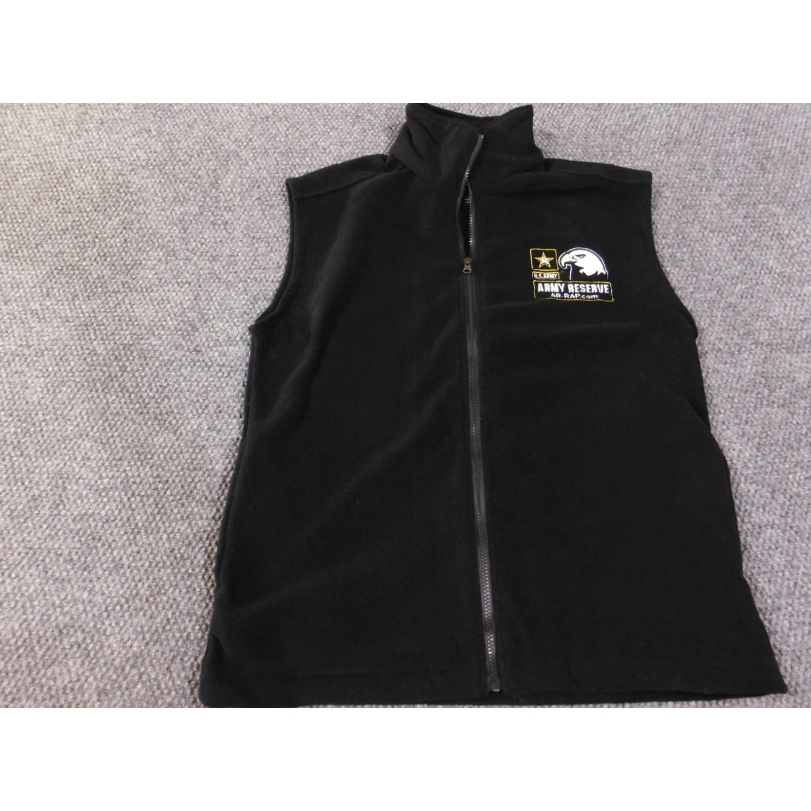 Vintage U.S. Army Reserve Vest Mens Medium Black Fleece Full Zip Embroidered Logo AR-RAP Size US M / EU 48-50 / 2 - 3 Thumbnail