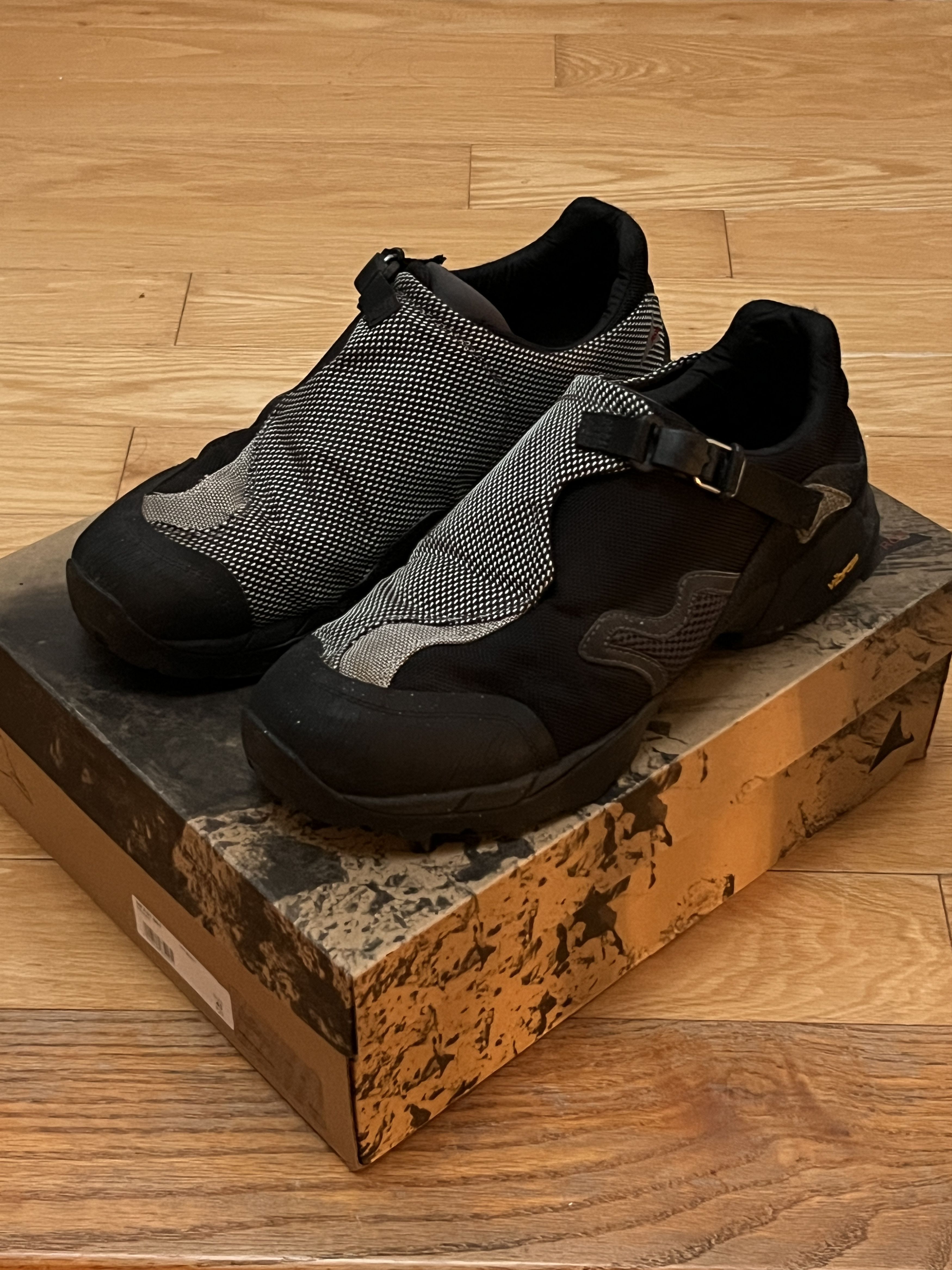 ROA ROA Minaar Laceless Hiking Shoes US10 (EU43) Size US 10 / EU 43 - 2 Thumbnail