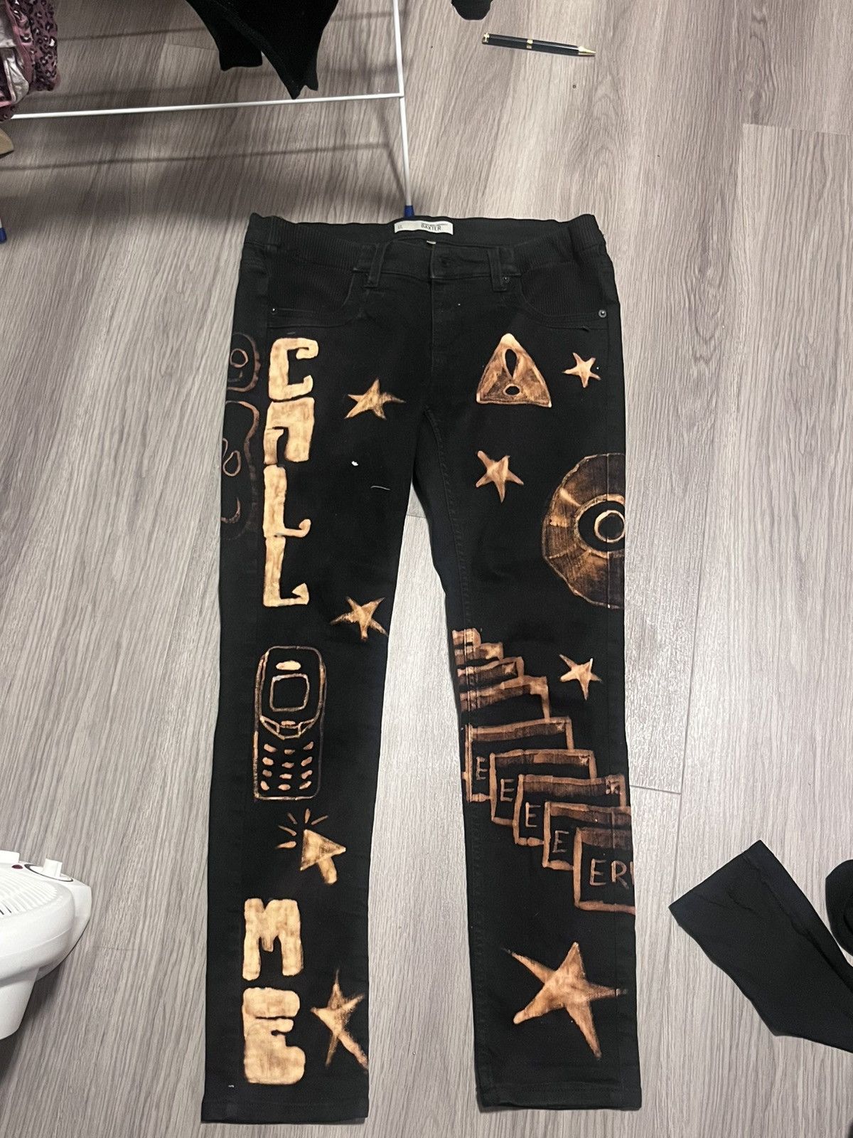 Topshop Y2K custom designed bleach painted jeans Size 30" / US 8 / IT 44 - 1 Thumbnail