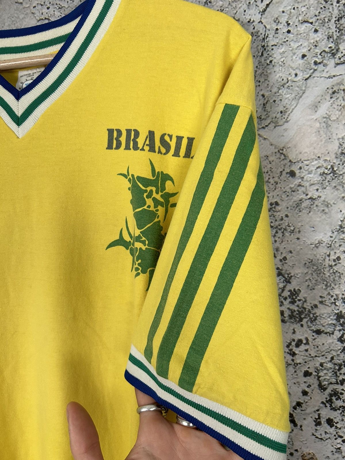 Band Tees Vintage Brazil Sepultura Jersey #10 Rare Rock Band Tee Metal Size US XL / EU 56 / 4 - 7 Thumbnail