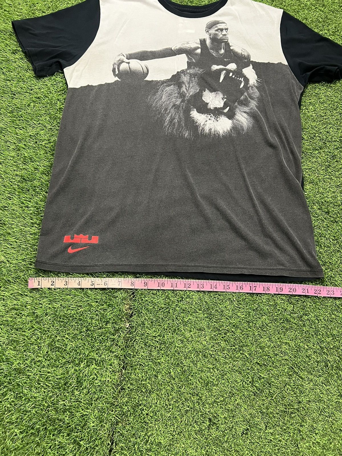 Nike × Vintage VINTAGE NIKE LEBRON JAMES NIKE BIG PRINT GRAPHIC T SHIRT Y2K Size US L / EU 52-54 / 3 - 5 Thumbnail