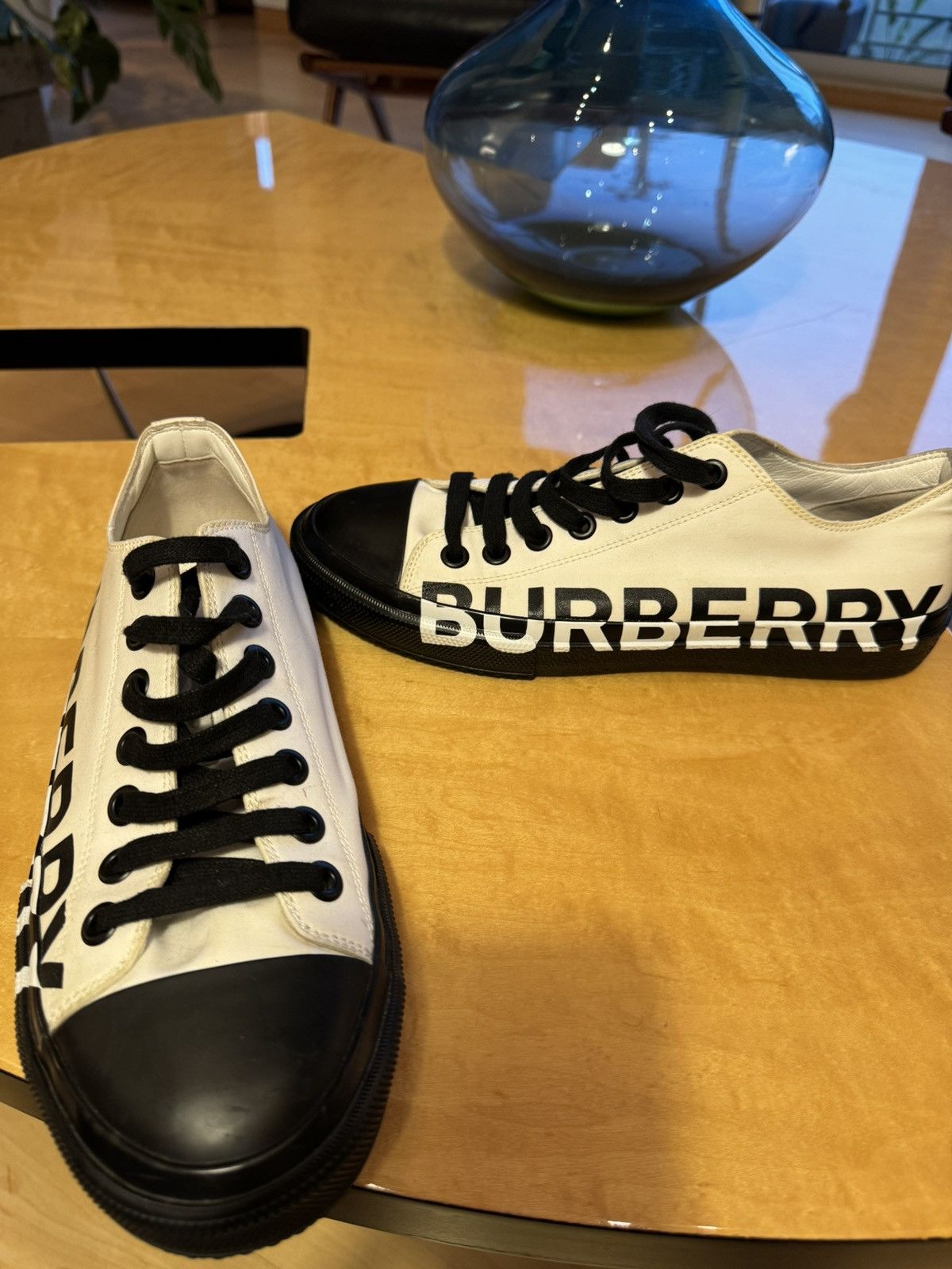 Burberry Burberry Logo Shoes Size US 8.5 / EU 41-42 - 3 Thumbnail