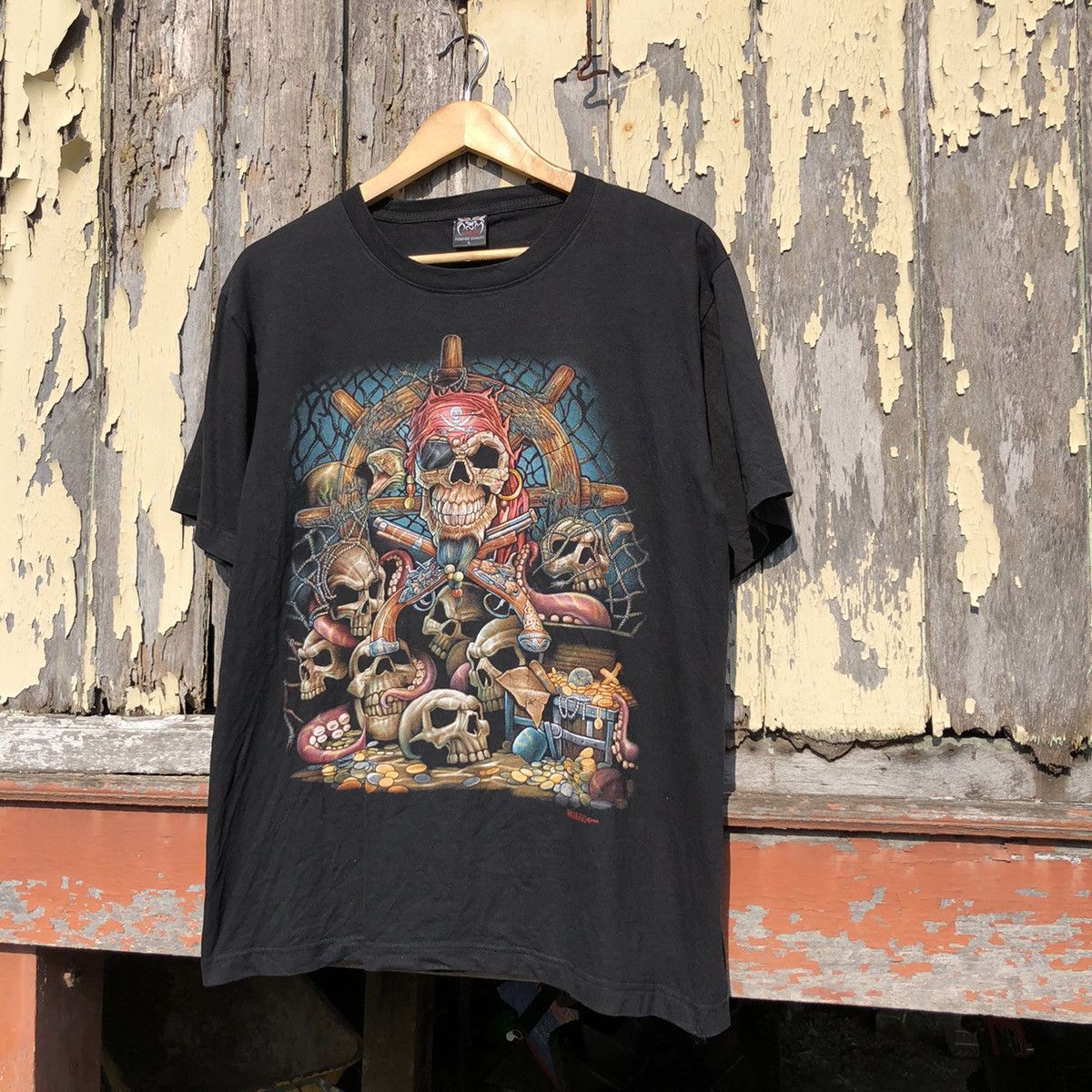 Vintage Vintage y2k Pirates Skulls Tshirt Size US L / EU 52-54 / 3 - 2 Thumbnail