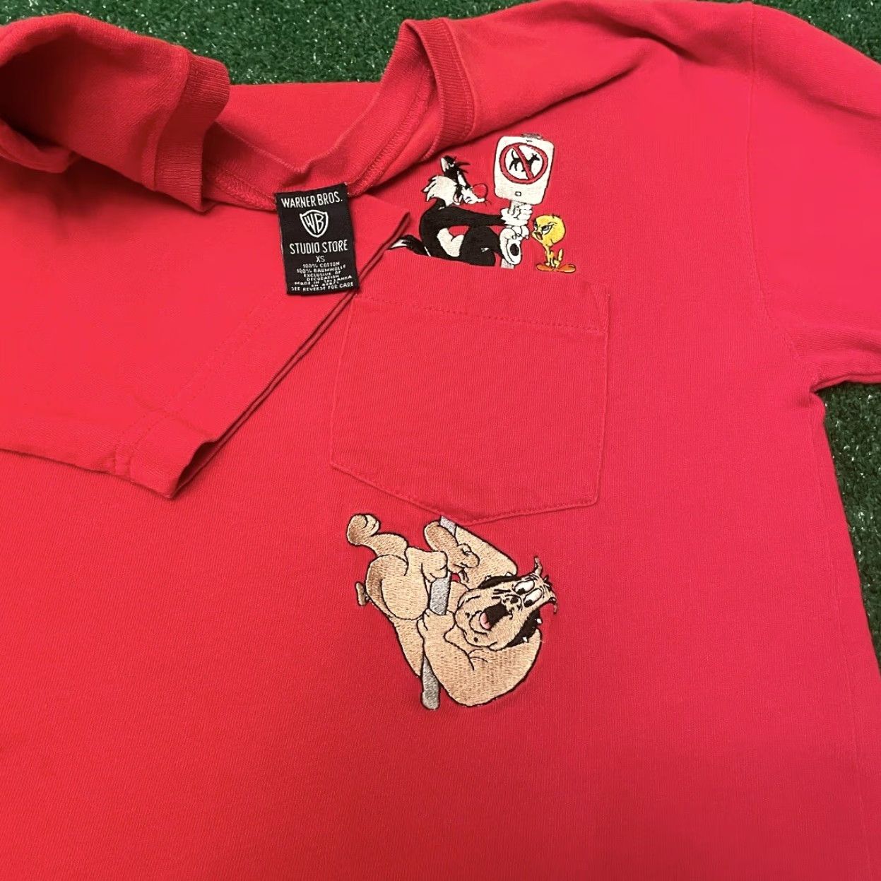 Vintage VINTAGE Looney Tunes Embroidered Pocket Tee Shirt Mens XS Red 90s Tweety Cartoon Pockets Warner Bros. Size US XS / EU 42 / 0 - 2 Thumbnail