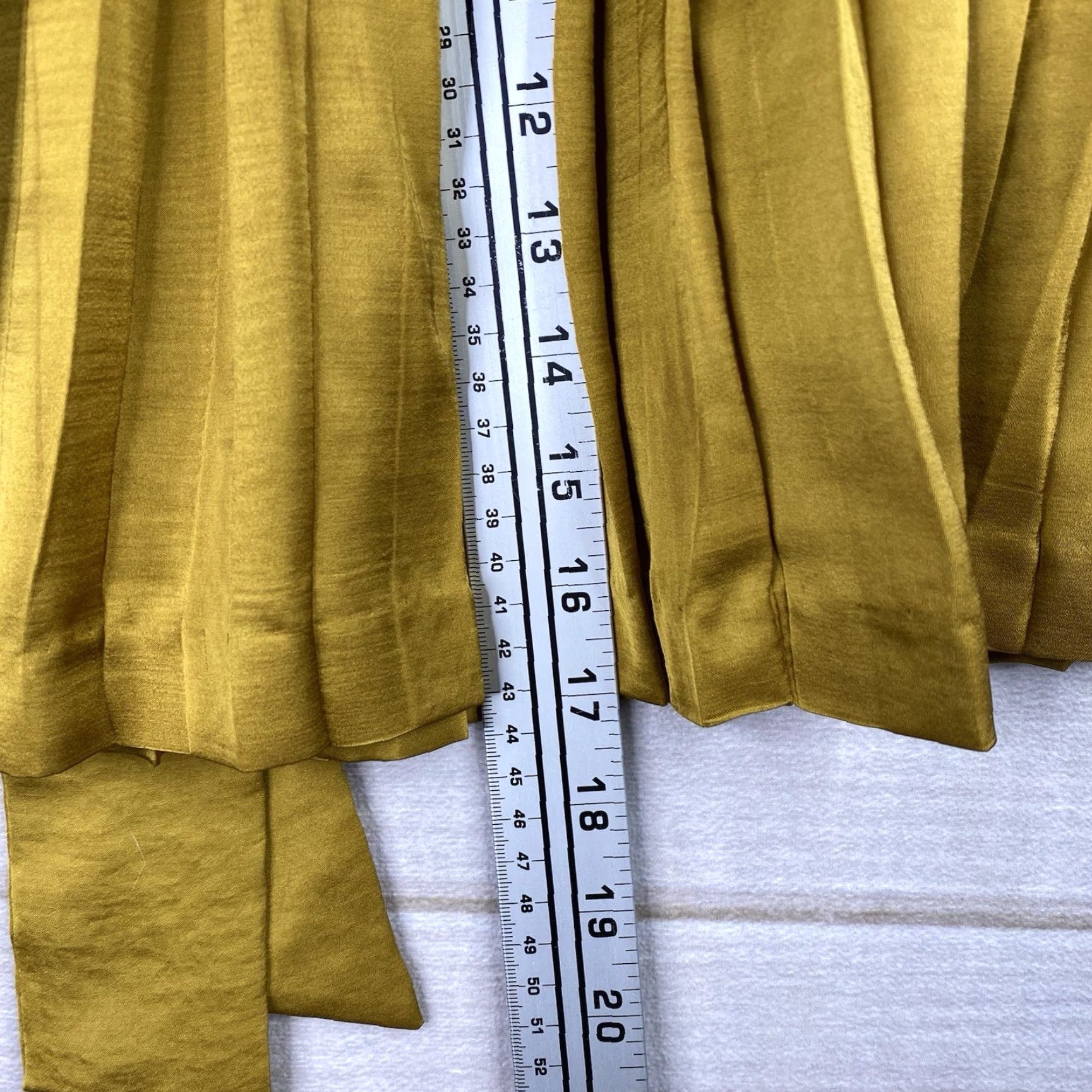 Gap Gap Skirt Womens 2 Gold Pleated Swing Tie Back Knee Length Lined Flowy Preppy Satin Polyester A-Line Dressy Casual Womens 2 Gold Size 26" / US 2 / IT 38 - 4 Thumbnail