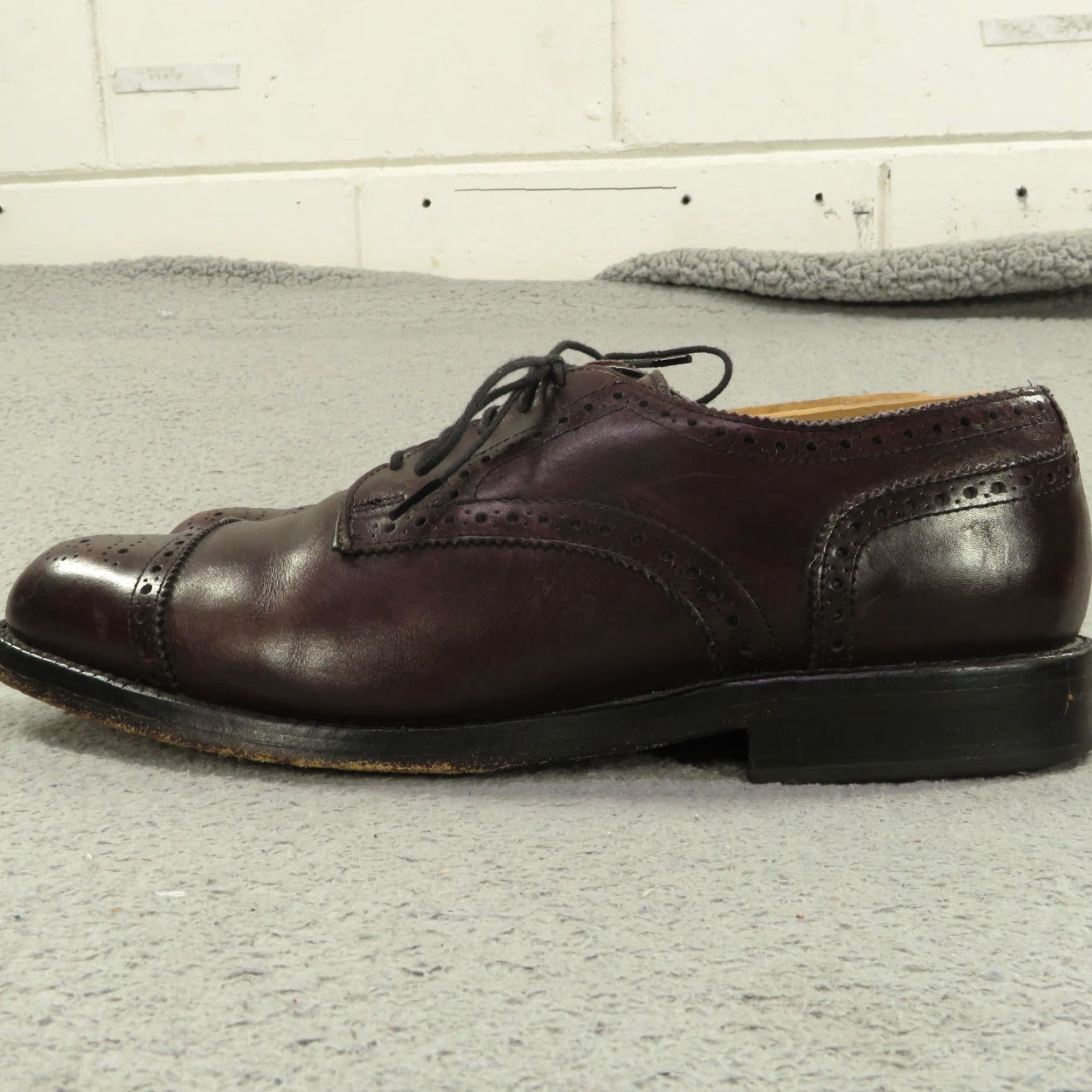 Allen Edmonds Allen Edmonds Shoes Men 8 EEE Oxblood Lexington Derby Cap Toe Oxford Dress Shoe Size ONE SIZE - 7 Thumbnail