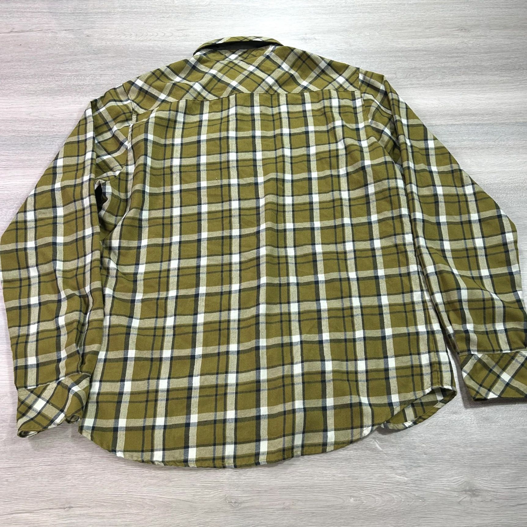 Helly Hansen Helly Hansen Shirt Mens Medium Green Plaid Zip Chest Pocket Button Front Outdoor Size US XL / EU 56 / 4 - 2 Thumbnail
