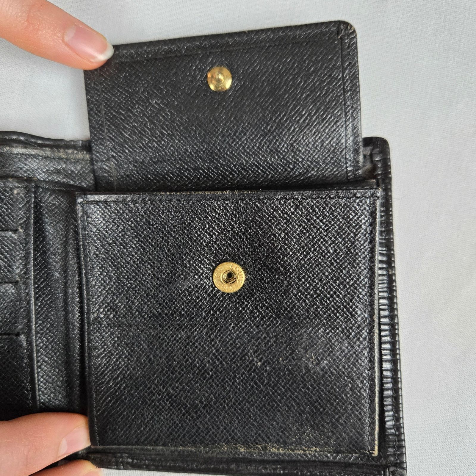 Louis Vuitton Louis Vuitton Black Leather Epi Bifold Wallet Size ONE SIZE - 5 Thumbnail