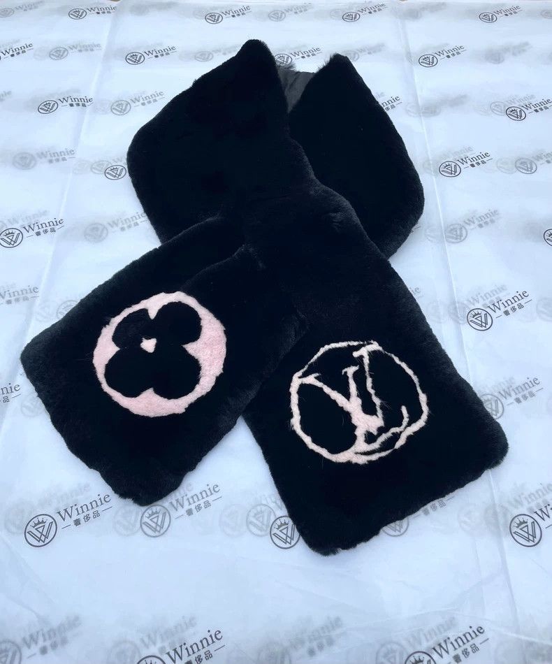 Louis Vuitton Louis Vuitton Black and pink jacquard logo fur scarf Size ONE SIZE - 1 Thumbnail