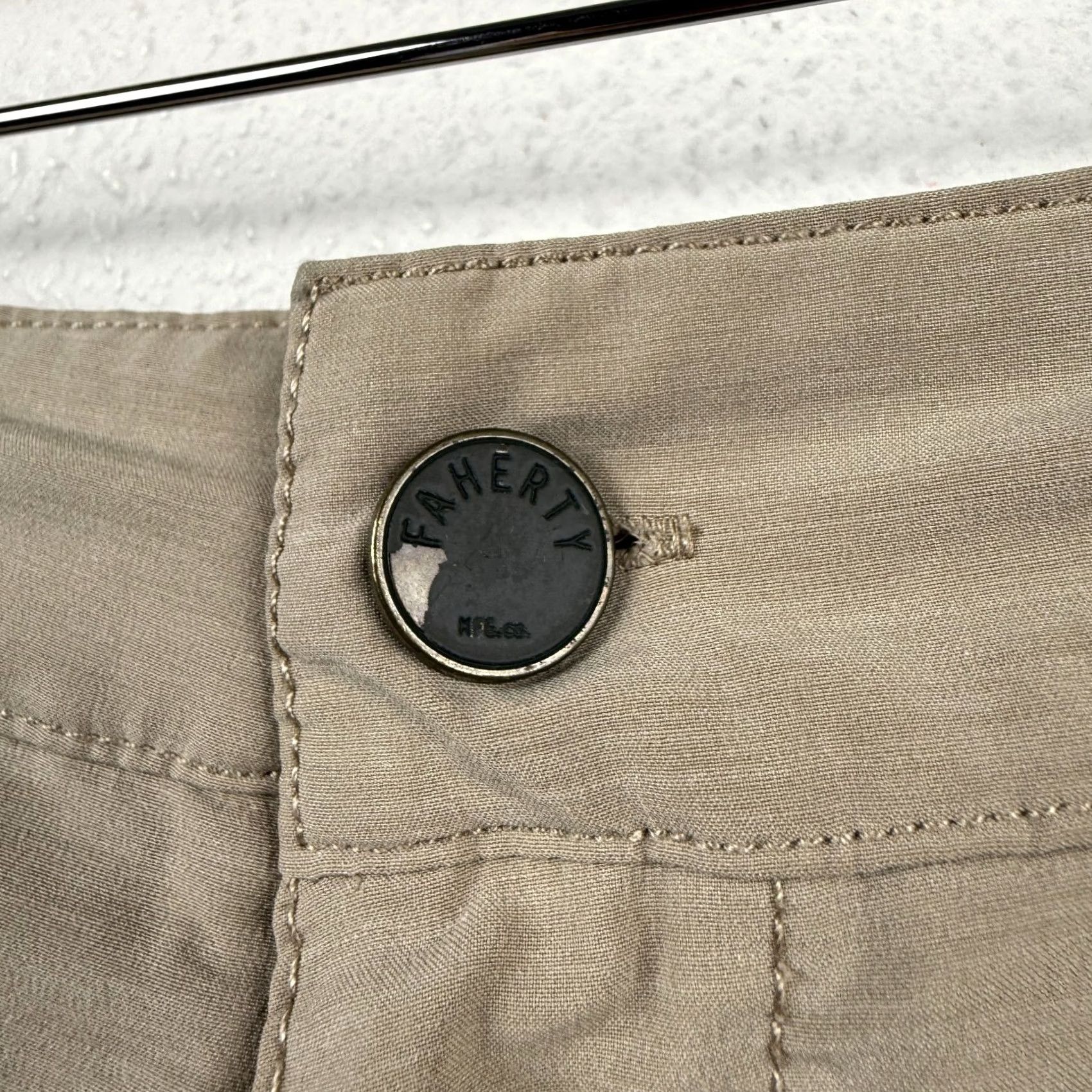 Faherty Faherty Shorts Mens 32 Performance Hybrid Swim Trunks Trunks Drawstring Pockets Beige 9" Inseam Classic Beach Summer Mens Size US 32 / EU 48 - 2 Thumbnail