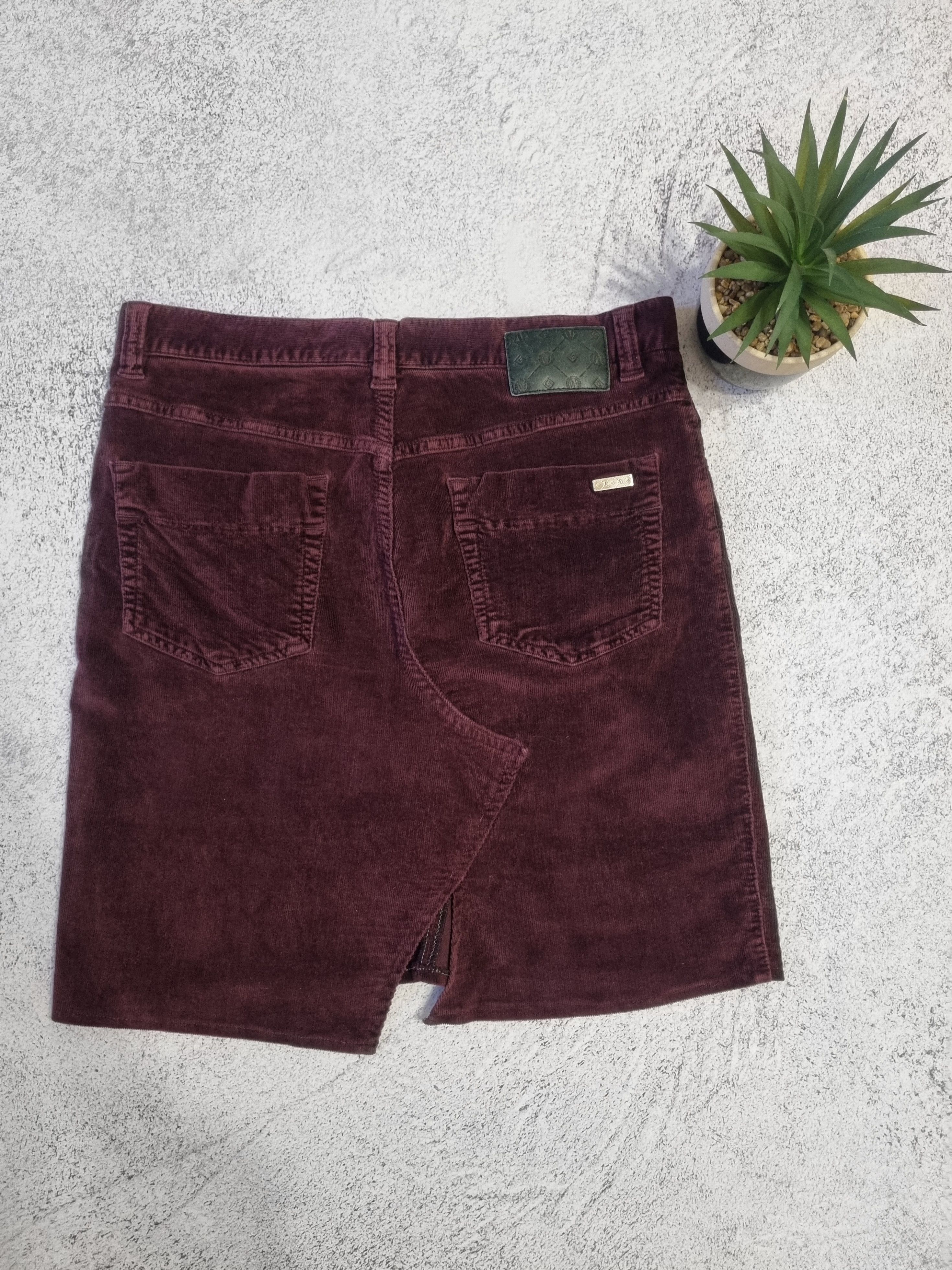 Versace Vintage Versace Collection Velvet Bordo Skirt Size 32" / US 10 / IT 46 - 7 Thumbnail