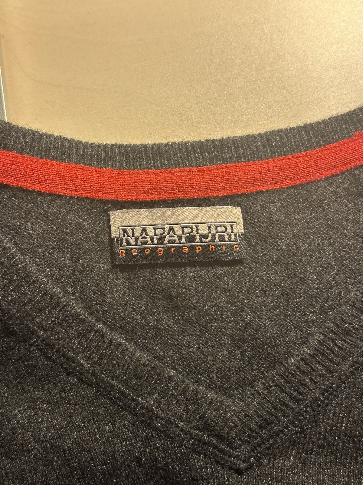Napapijri × Vintage Napapijiri Geographic Blend Wool Sweater V-neck Size US S / EU 44-46 / 1 - 7 Thumbnail