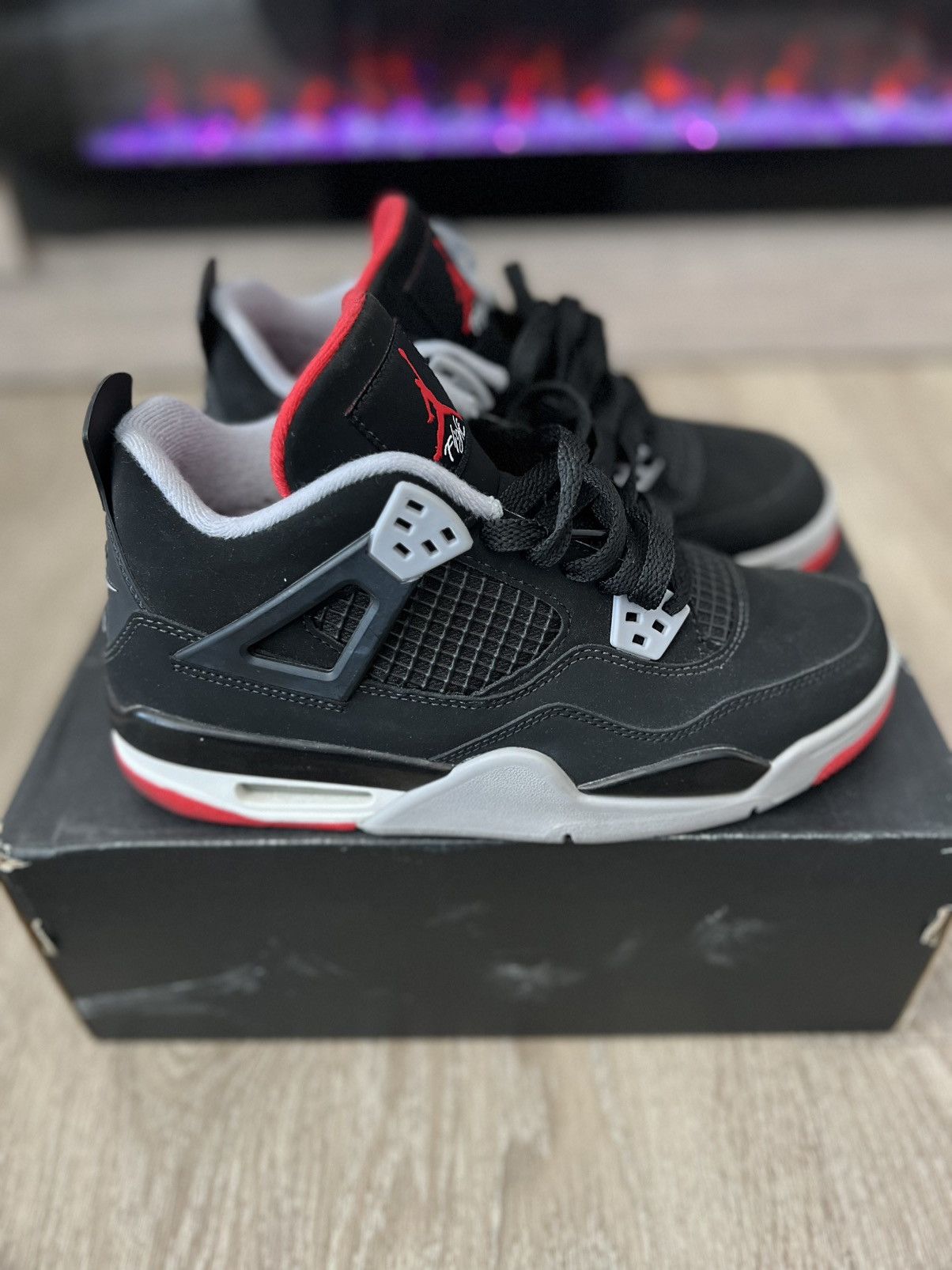 Jordan Brand Air Jordan 4 GS “Bred” 2019 Size US 6 / EU 39 - 2 Thumbnail
