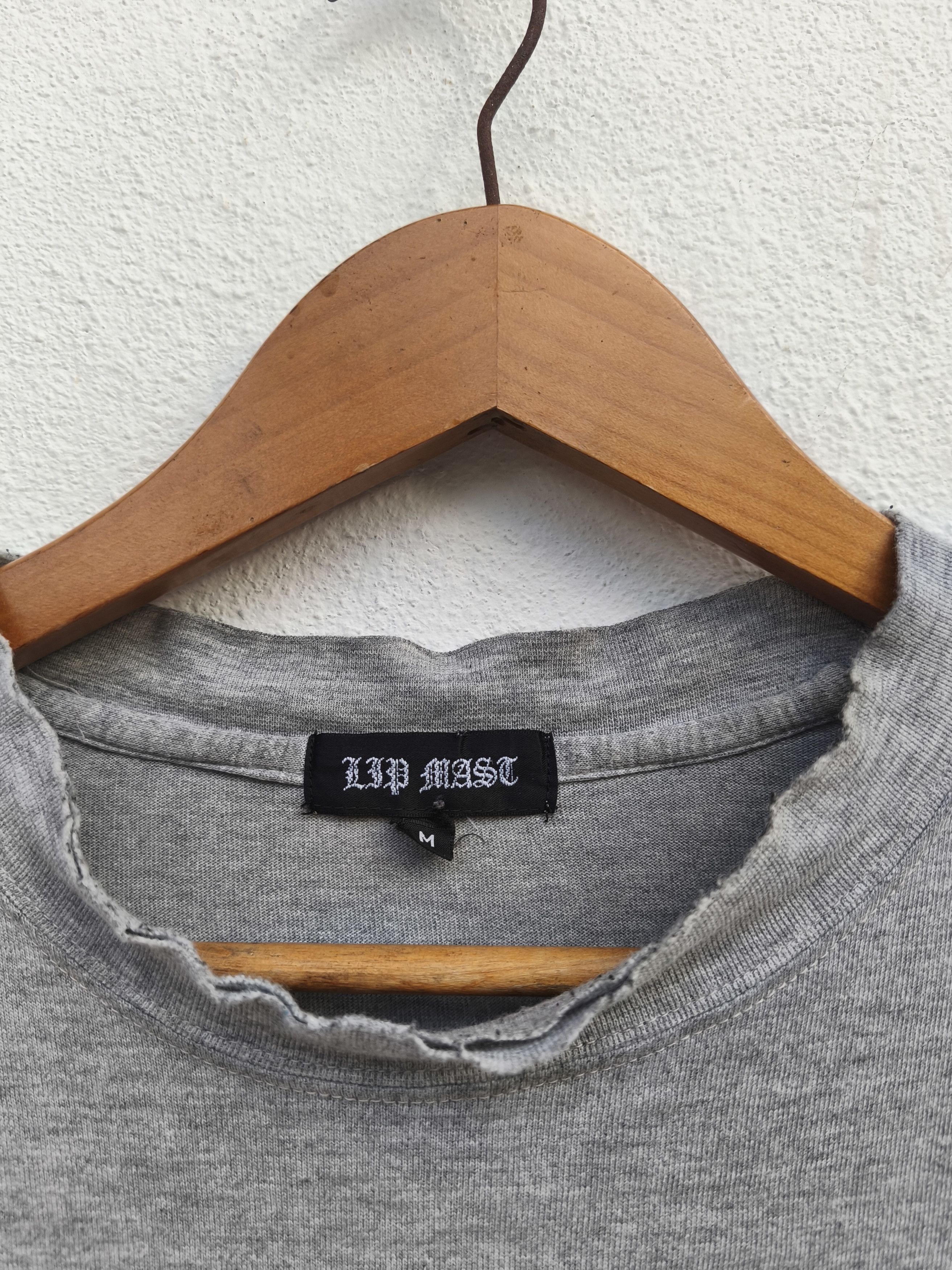 Vintage 🔥 Vintage y2k Trashed Vintage Lip Mast t shirt long sleeve Size US M / EU 48-50 / 2 - 5 Thumbnail