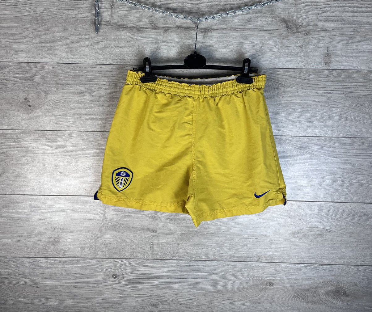 Nike Men’s football shorts Nike Team FC Leeds United size s Size US 30 / EU 46 - 1 Thumbnail