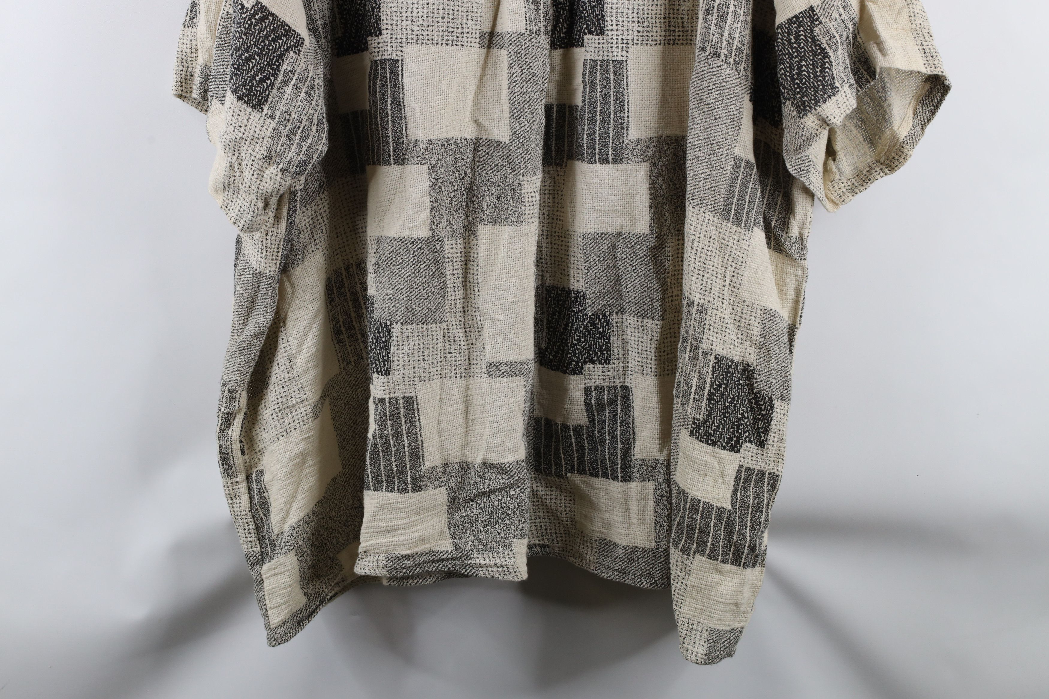 Vintage Vintage 90s Streetwear Weave Short Sleeve Button Shirt Size US XXL / EU 58 / 5 - 9 Thumbnail