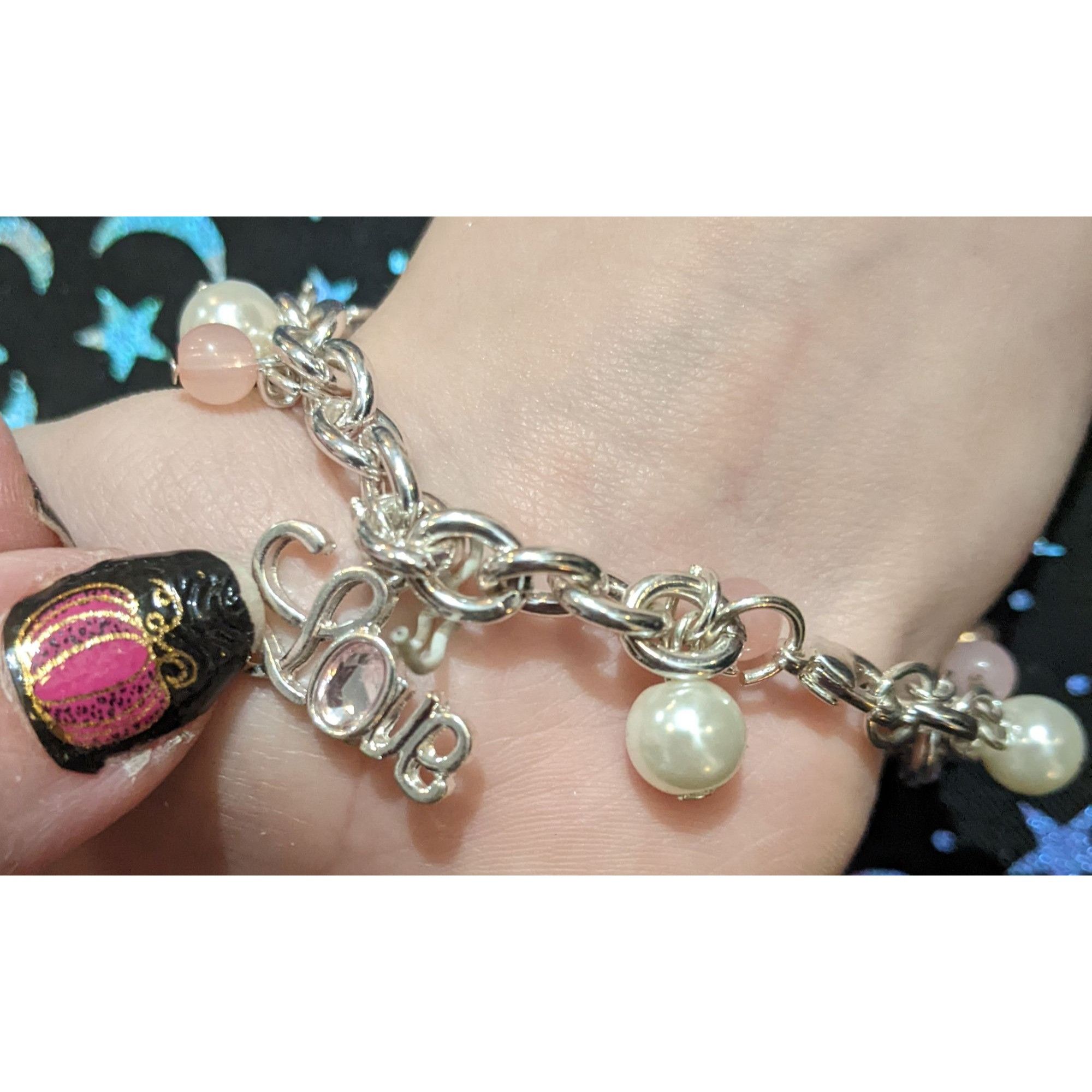 Other Number One Mom Mother's Day Charm Bracelet Size ONE SIZE - 2 Thumbnail