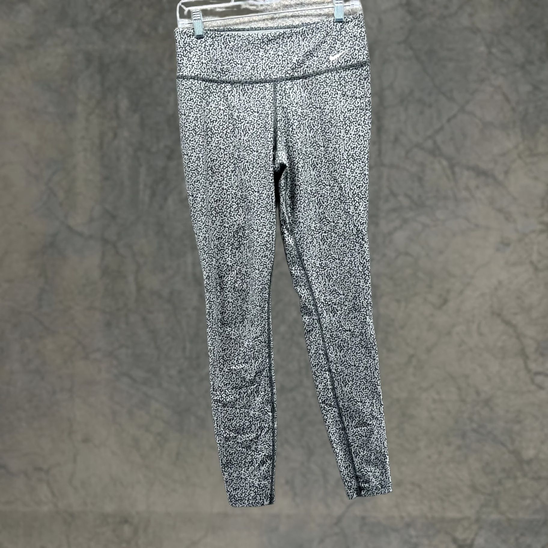 Nike Nike Dri-FIT Leggings Womens Medium Gray Patterned Stretch Athletic Pants Size 32" / US 10 / IT 46 - 1 Thumbnail
