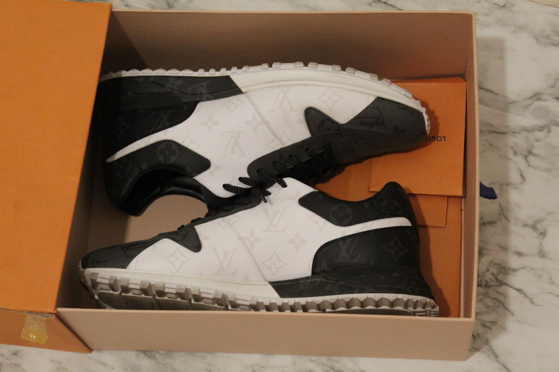 Louis Vuitton Men’s Louis Vuitton Run Away Sneaker size 9 - USA 10 Size US 10 / EU 43 - 2 Thumbnail