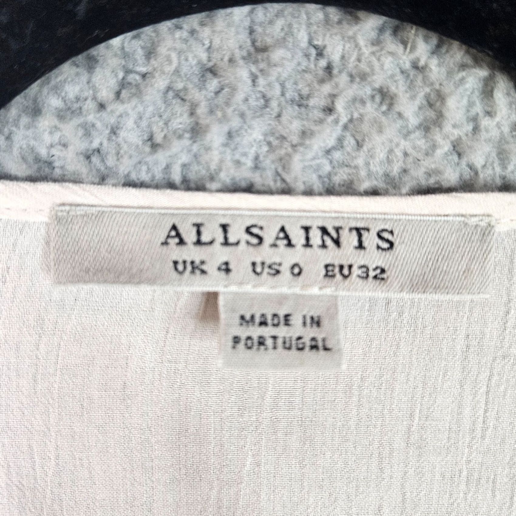 Allsaints ALLSAINTS Ivory Box Nevio Cap Sleeves Drapey style top Size 0 Women's Shirt Ivory Cap Sleeve Short Sleeve Regular Fit AllSaints Blouse Adults Women Size XS / US 0-2 / IT 36-38 - 4 Thumbnail