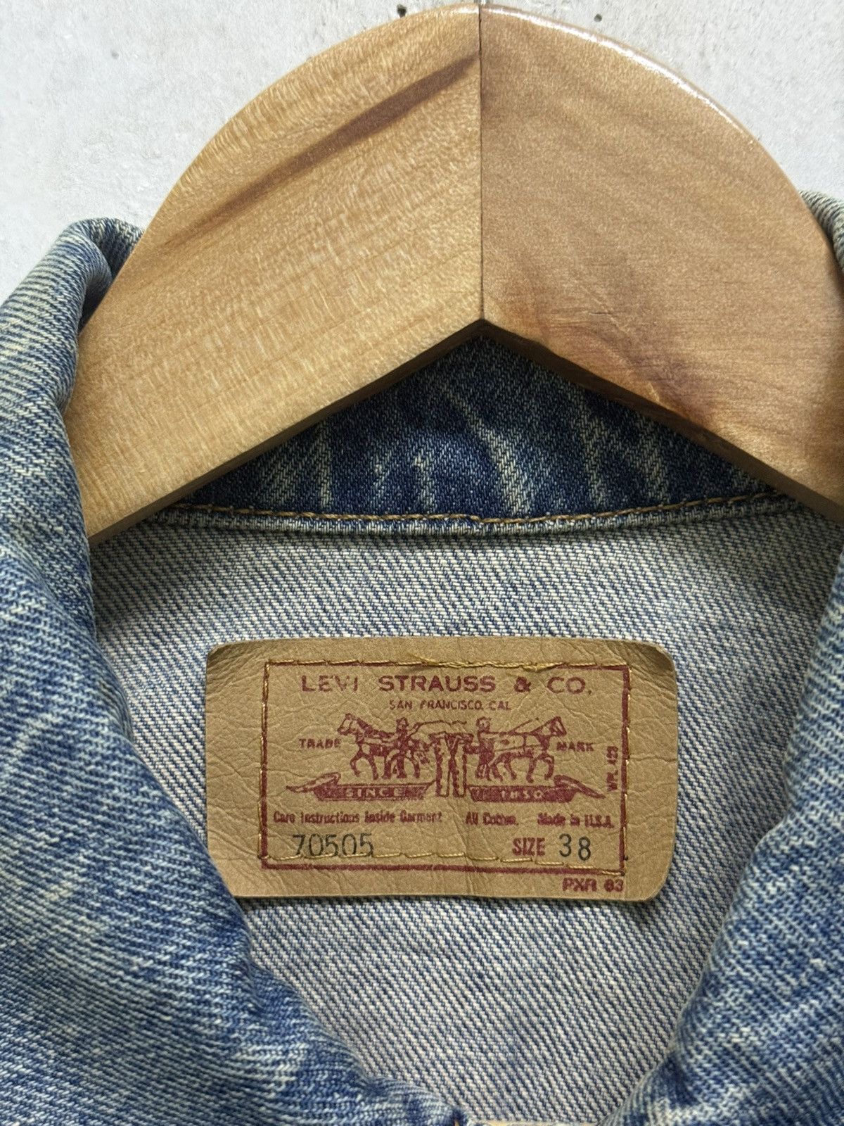 Levi's Vintage Levis Men’s 70505-0217 Denim Trucker Jacket Size US XS / EU 42 / 0 - 11 Thumbnail