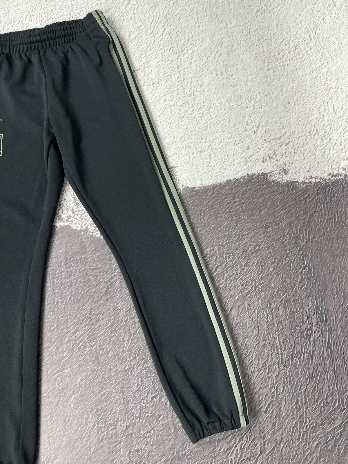 Adidas Adidas Yeezy Calabasas Kanye West Track Pants Luna/Wolves XS Size US 28 / EU 44 - 5 Thumbnail