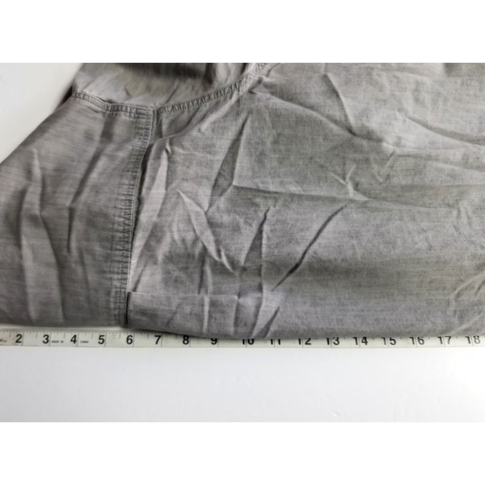 Torrid Torrid Shirt Women Plus 1X Button-Up Chambray Heart Embroidered Long Sleeve Gray Denim Front Relaxed Fit Button Front Shirt Size XL / US 12-14 / IT 48-50 - 5 Thumbnail