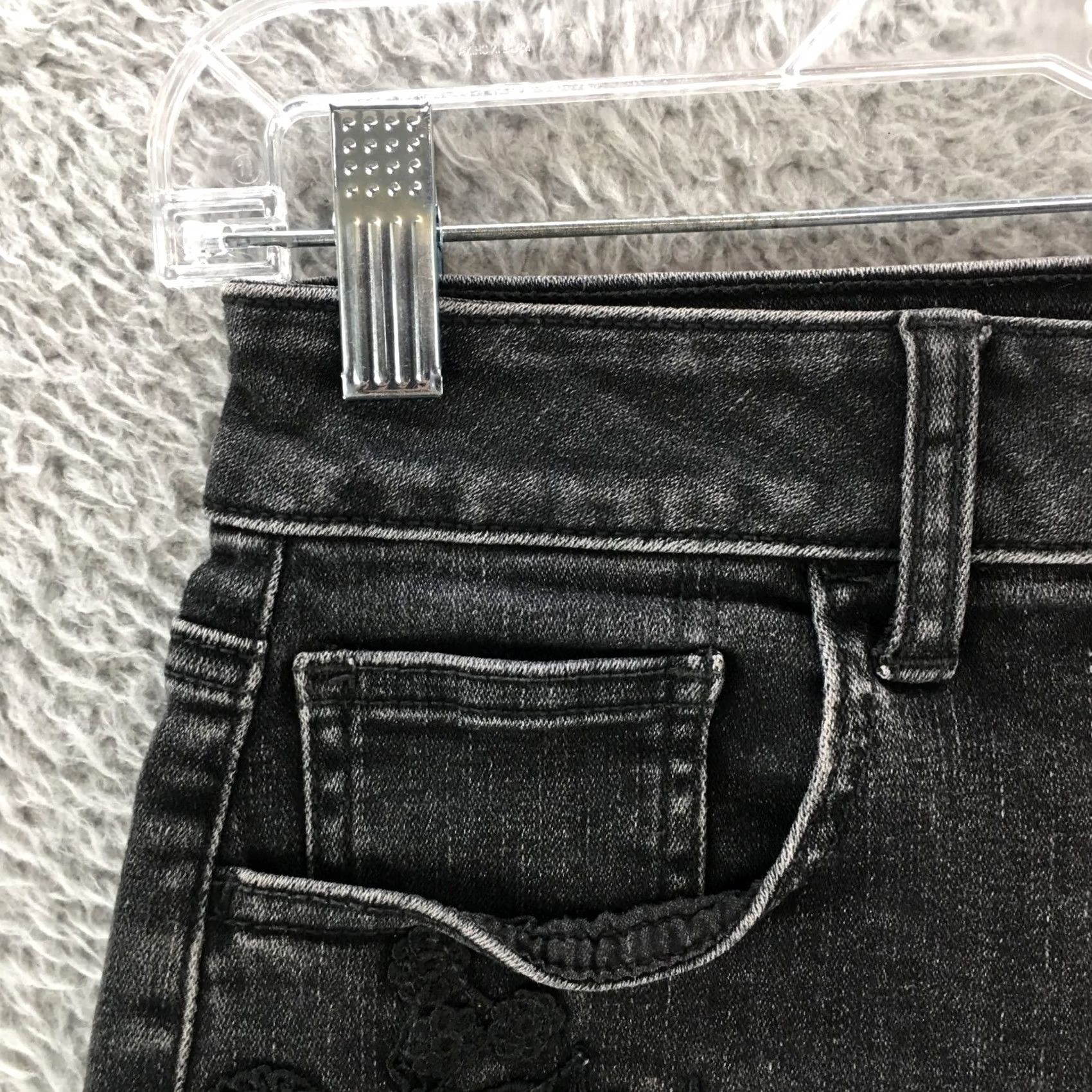 American Eagle Outfitters American Eagle Outfitters Shorts Womens 2 Black Mid Rise Zip Fly 5 Pockets Cut-Off Lace Shorts Size 26" / US 2 / IT 38 - 2 Thumbnail