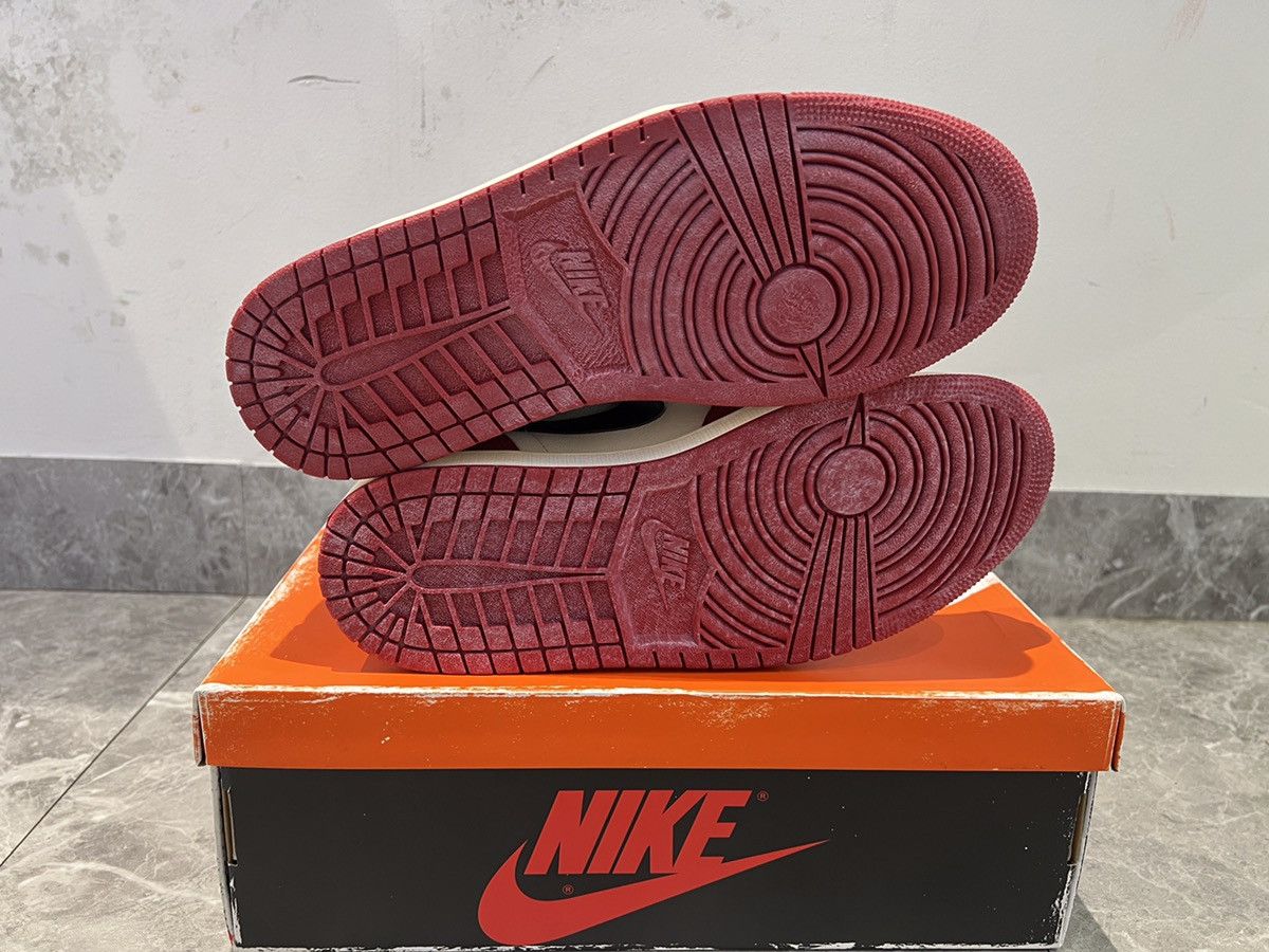 Jordan Brand Air Jordan 1 Retro High OG Chicago Lost and Found Size US 9.5 / EU 42-43 - 7 Thumbnail