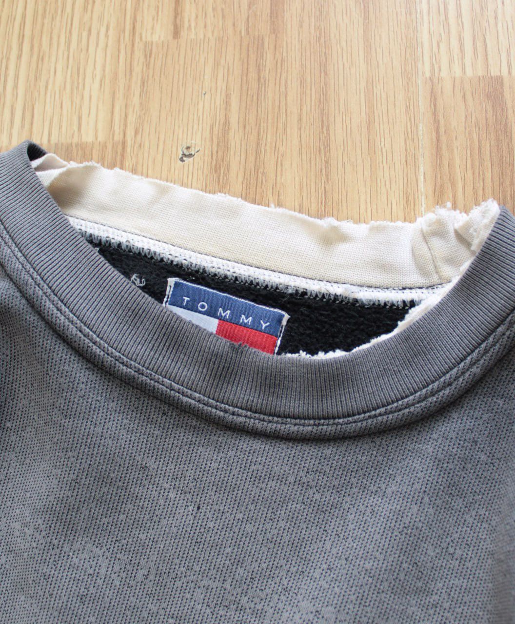 Tommy Hilfiger 🔥 TOMMY HILFIGER 90S VINTAGE CENTER LOGO OVERSIZE SWEATSHIRT Size US XL / EU 56 / 4 - 5 Thumbnail