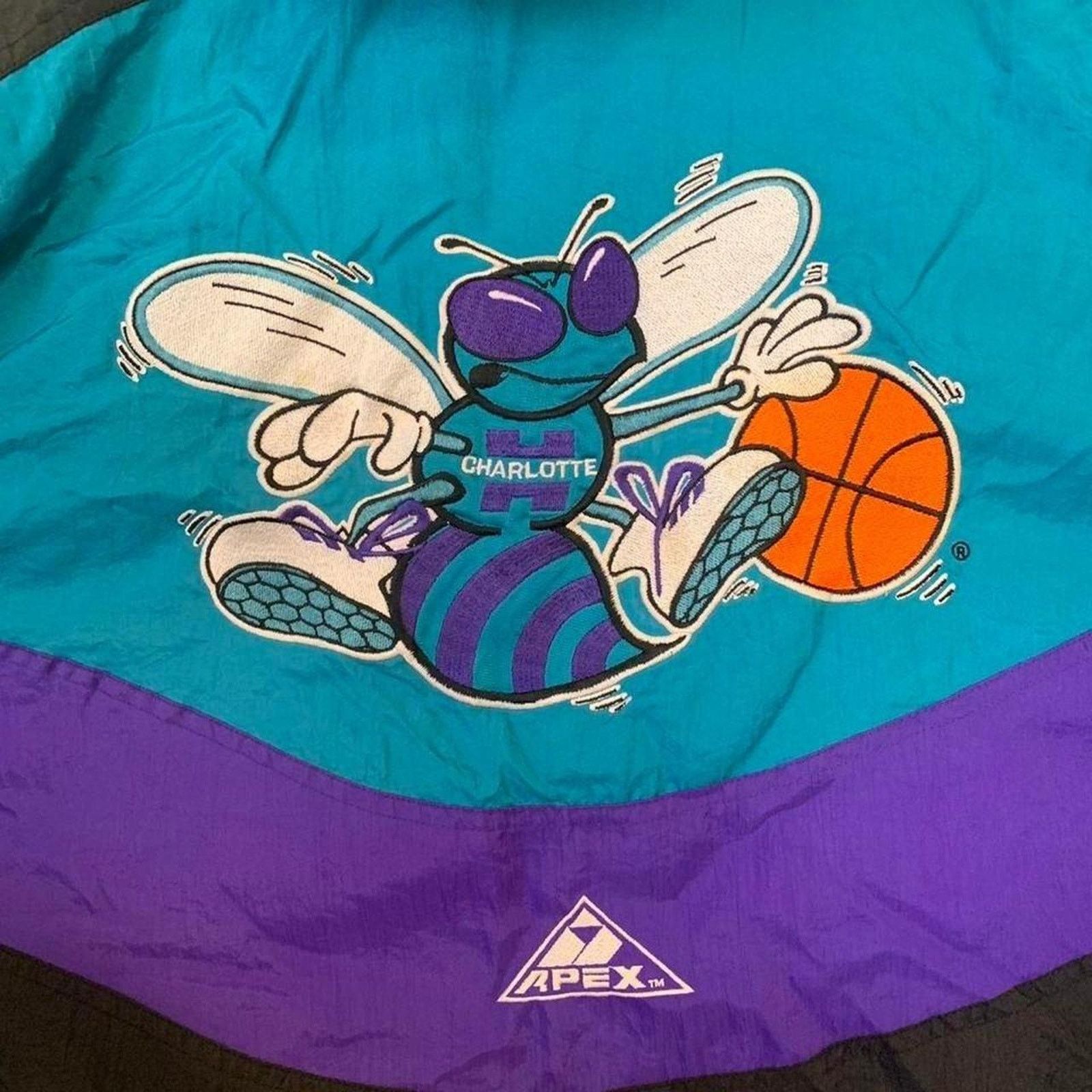 NBA Vintage 90s NBA Charlotte Hornets Puffer Jacket Size US M / EU 48-50 / 2 - 2 Thumbnail