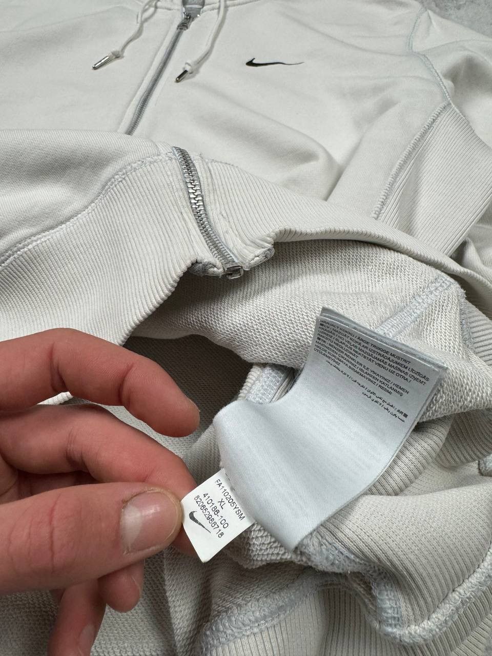 Nike Vintage Nike Y2K White Zip Hoodie Size US XL / EU 56 / 4 - 12 Thumbnail