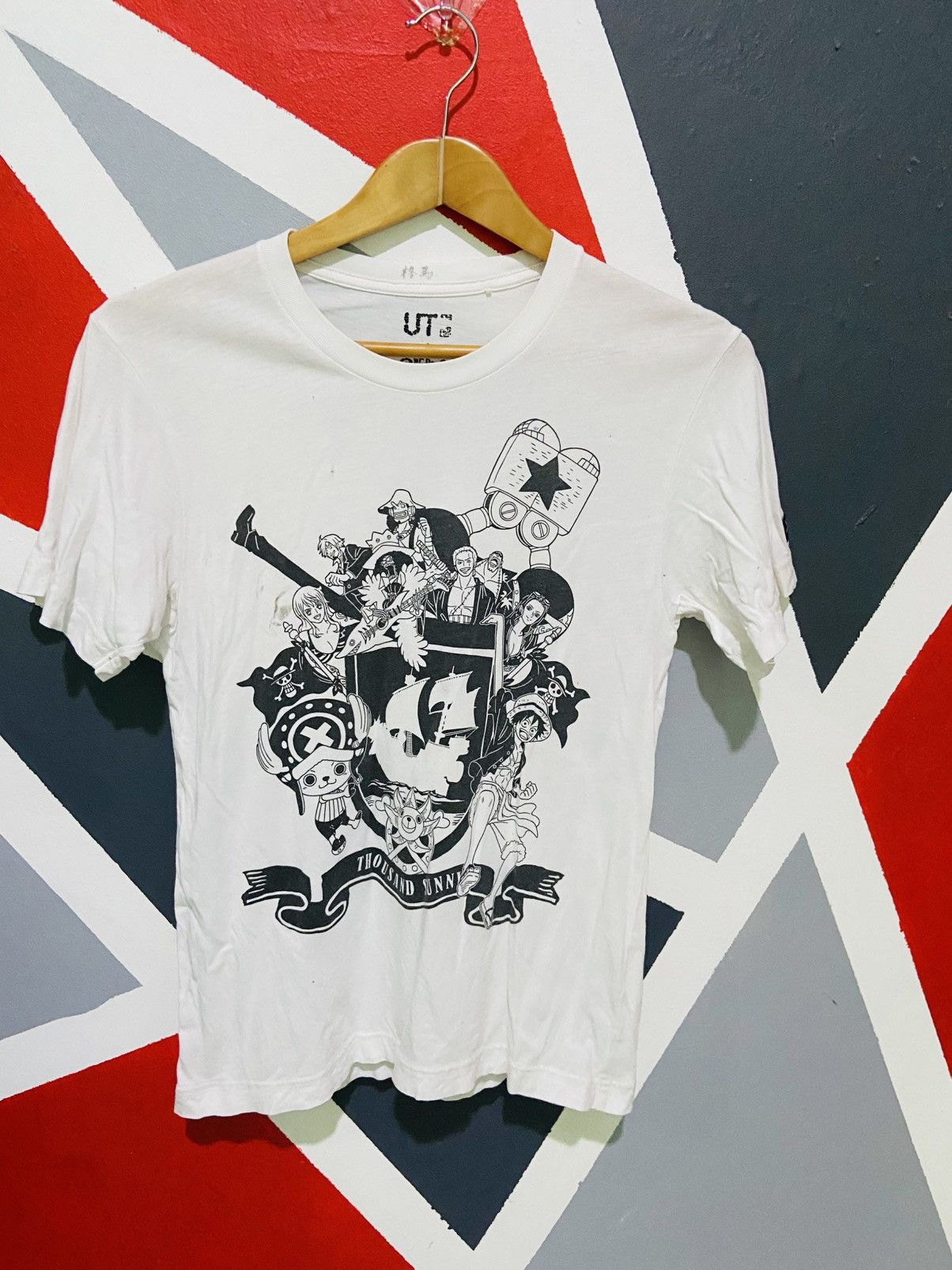 Anime Uniqlo x One Piece Thousand Sunny Size US XS / EU 42 / 0 - 1 Thumbnail