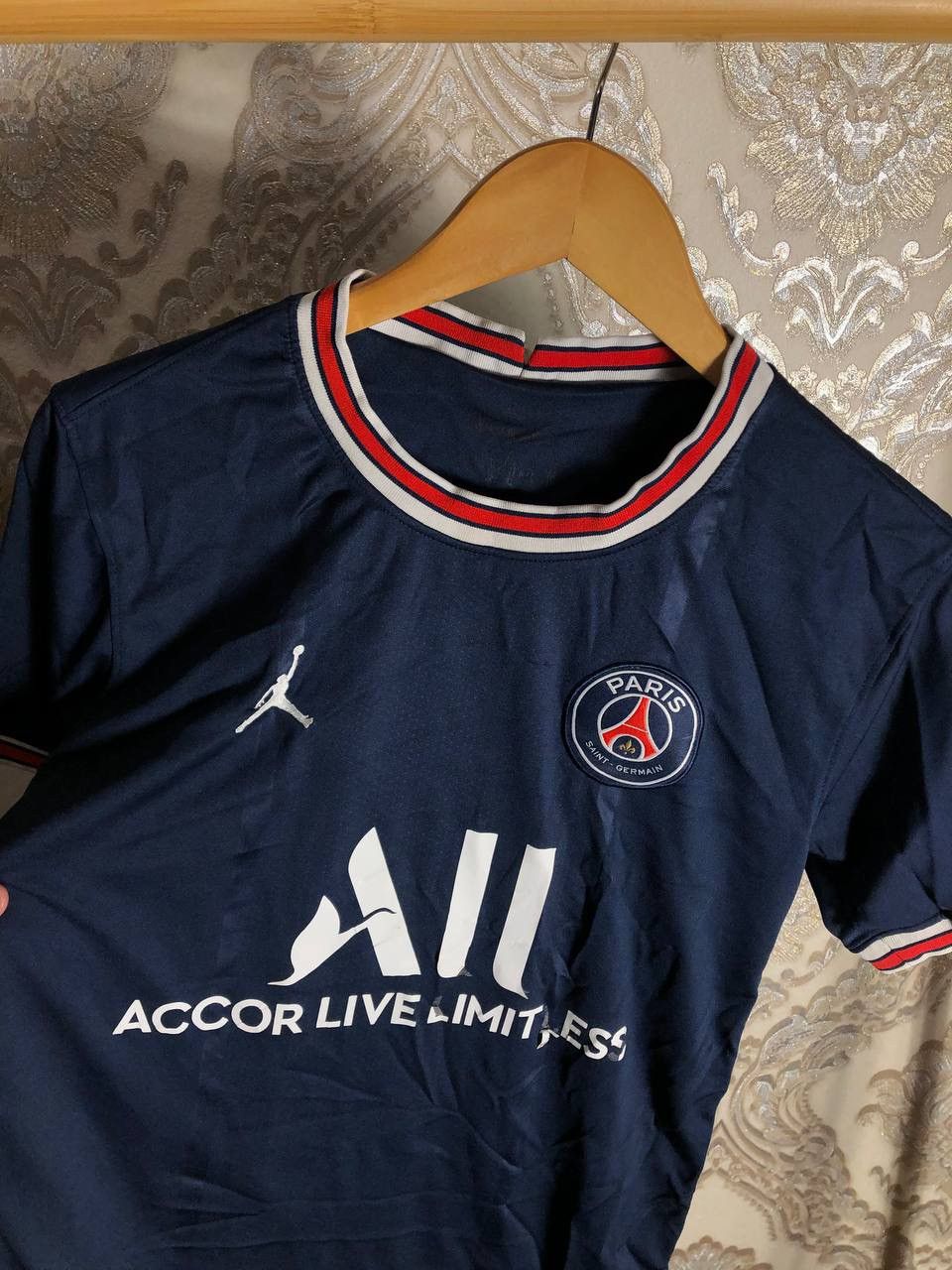 Jordan Brand VINTAGE NIKE JORDAN FC PSG PARIS FRANCE SOCCER JERSEY RETRO Size US S / EU 44-46 / 1 - 2 Thumbnail