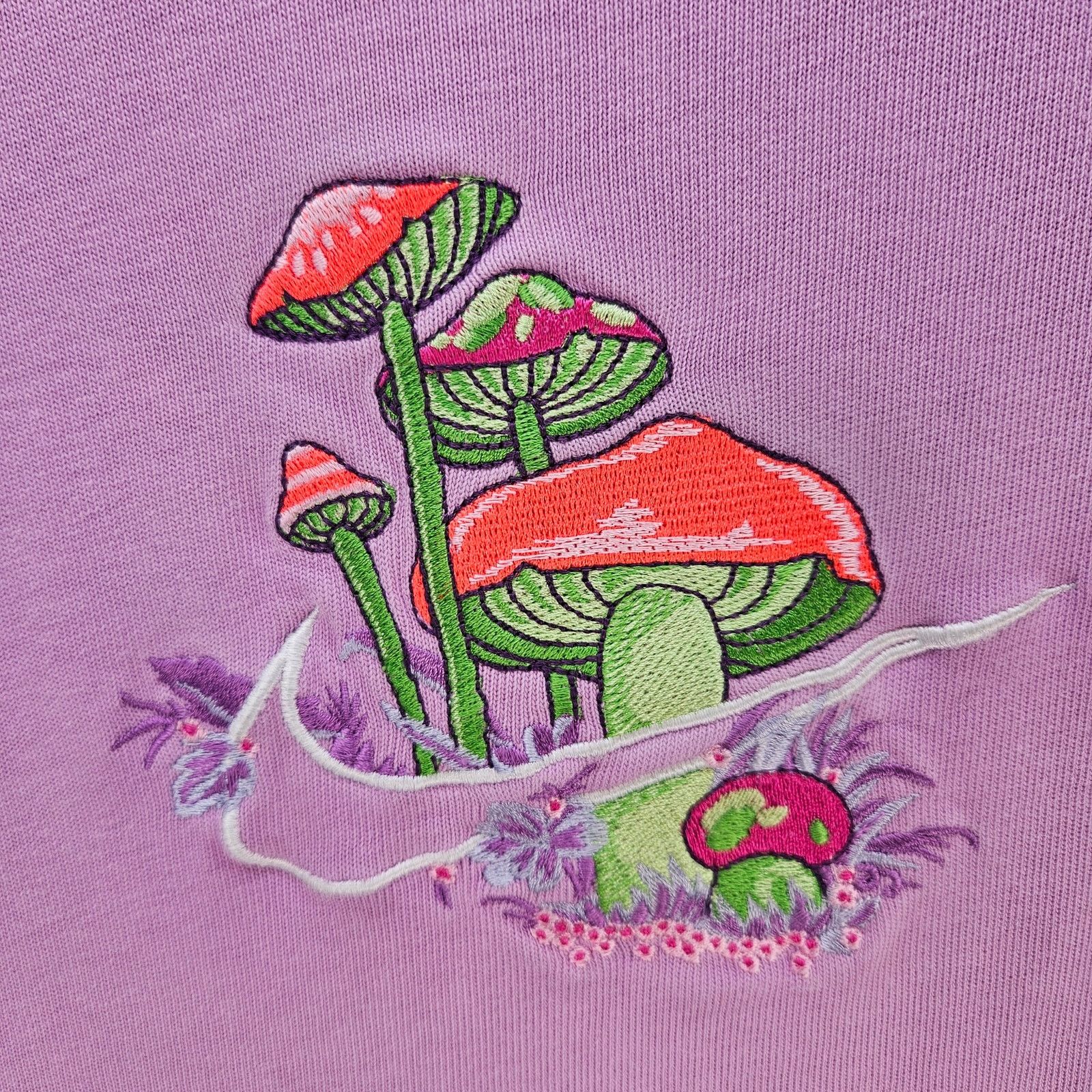 Nike NIKE MEN'S XXL PURPLE MUSHROOM EMBROIDERED TEE 100% COTTON Size US XXL / EU 58 / 5 - 2 Thumbnail