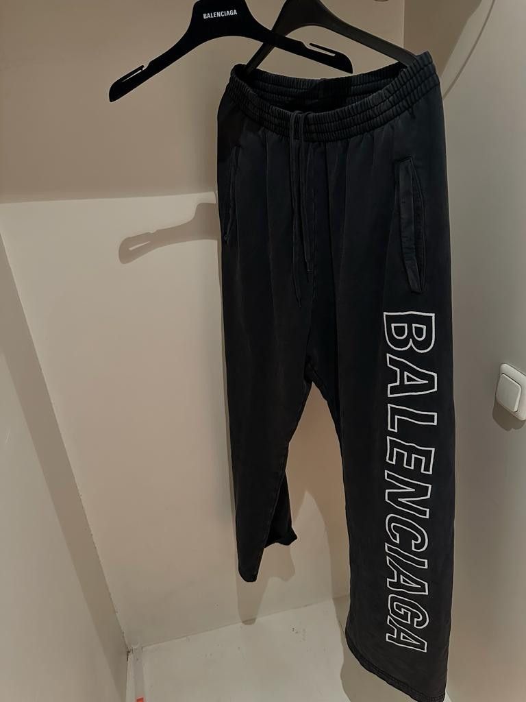 image of Balenciaga Logo Outline Baggy Sweatpants in Black, Men's (Size 34)