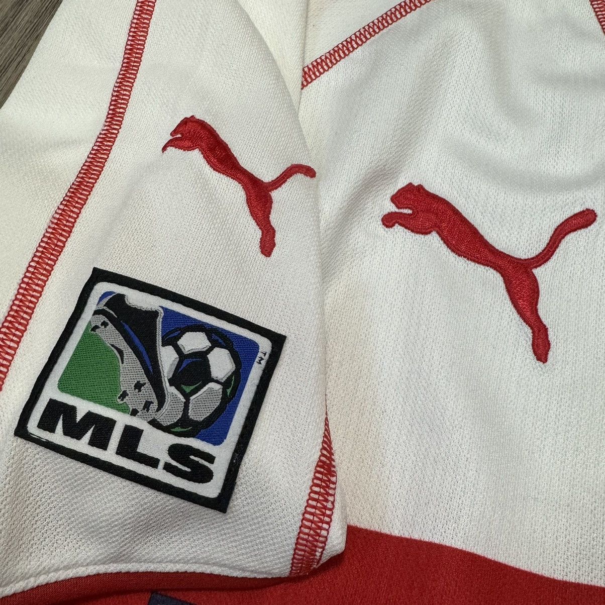 Puma Chicago Fire 2005 away shirt Size US M / EU 48-50 / 2 - 5 Thumbnail