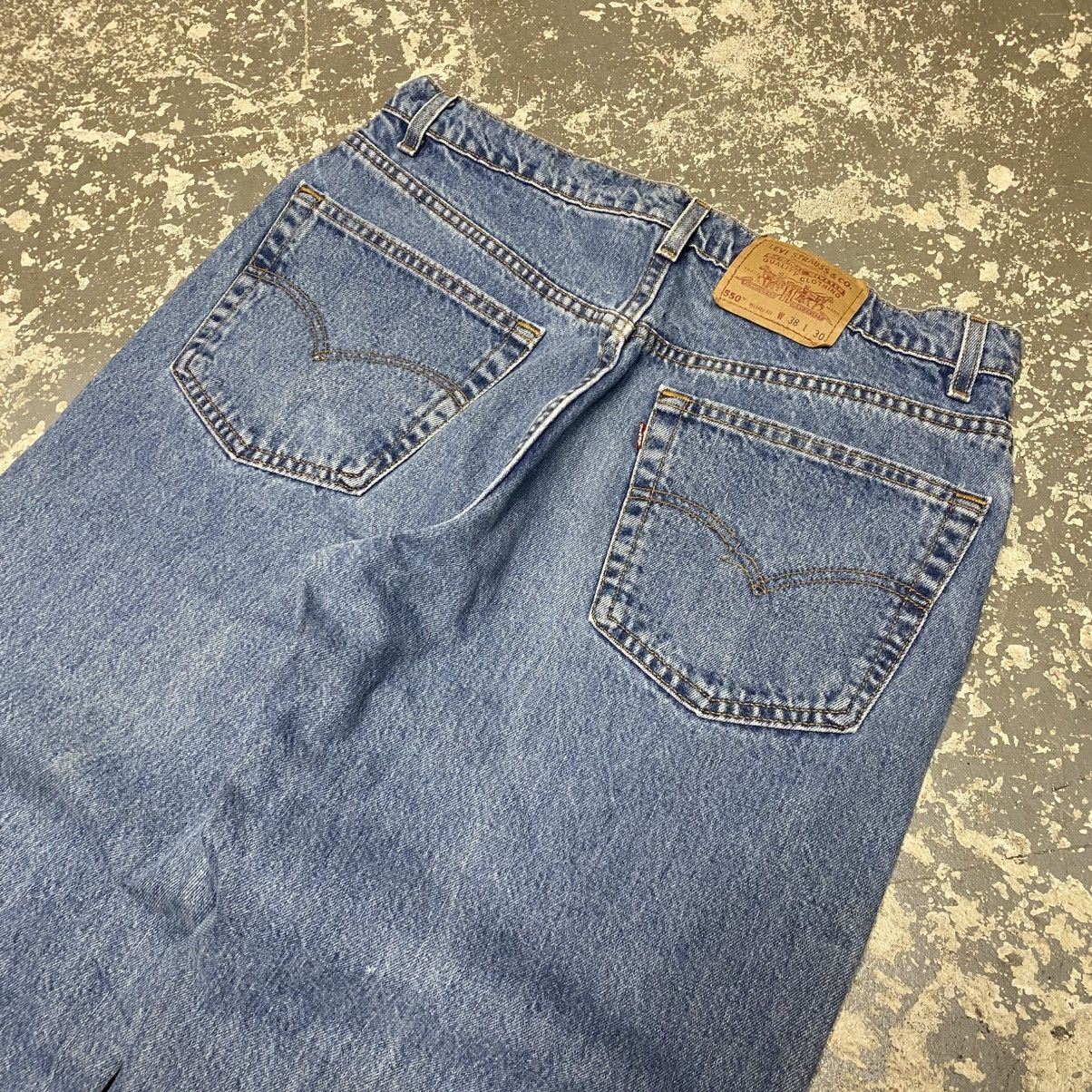 Levi's × Vintage Vintage Levi’s 550 Relaxed Fit Blue Denim Jeans USA 90s Size US 35 - 7 Thumbnail