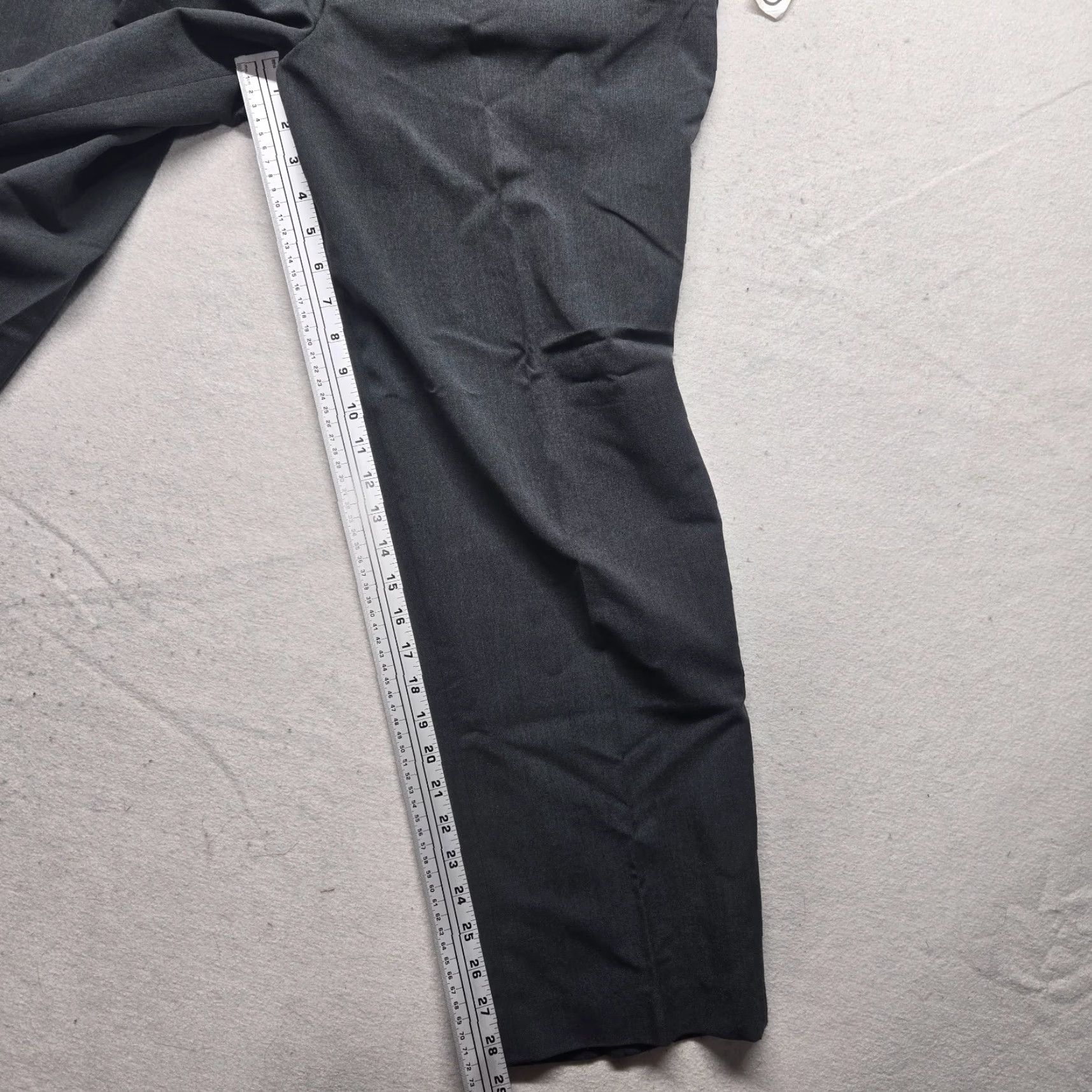 Van Heusen Van Heusen Pants Men 36x30 Gray Traveler Dress Flat Front Straight Leg Business Pants Size US 36 / EU 52 - 6 Thumbnail